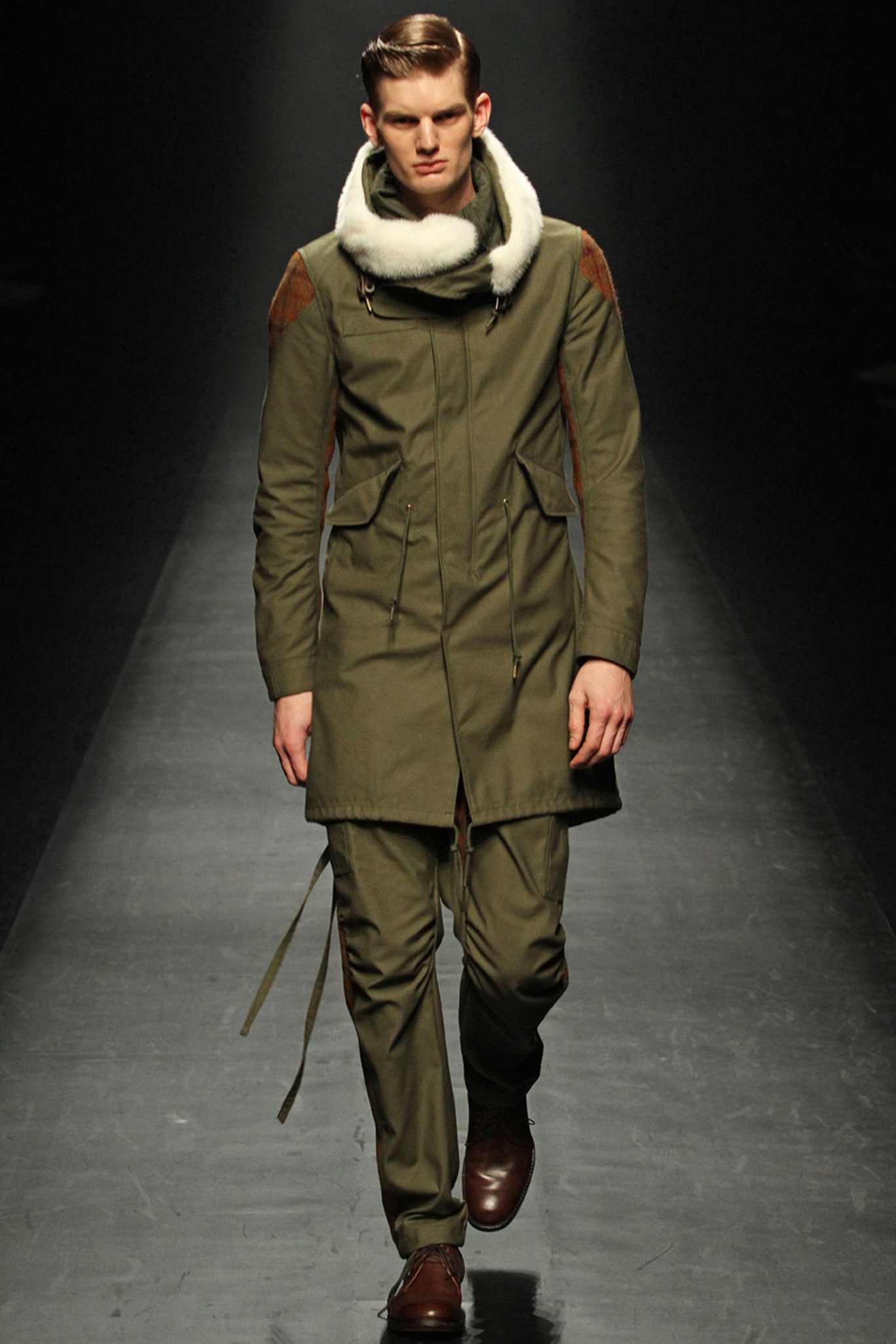1 Piu 1 Uguale 3 F/W 13 Look 29
