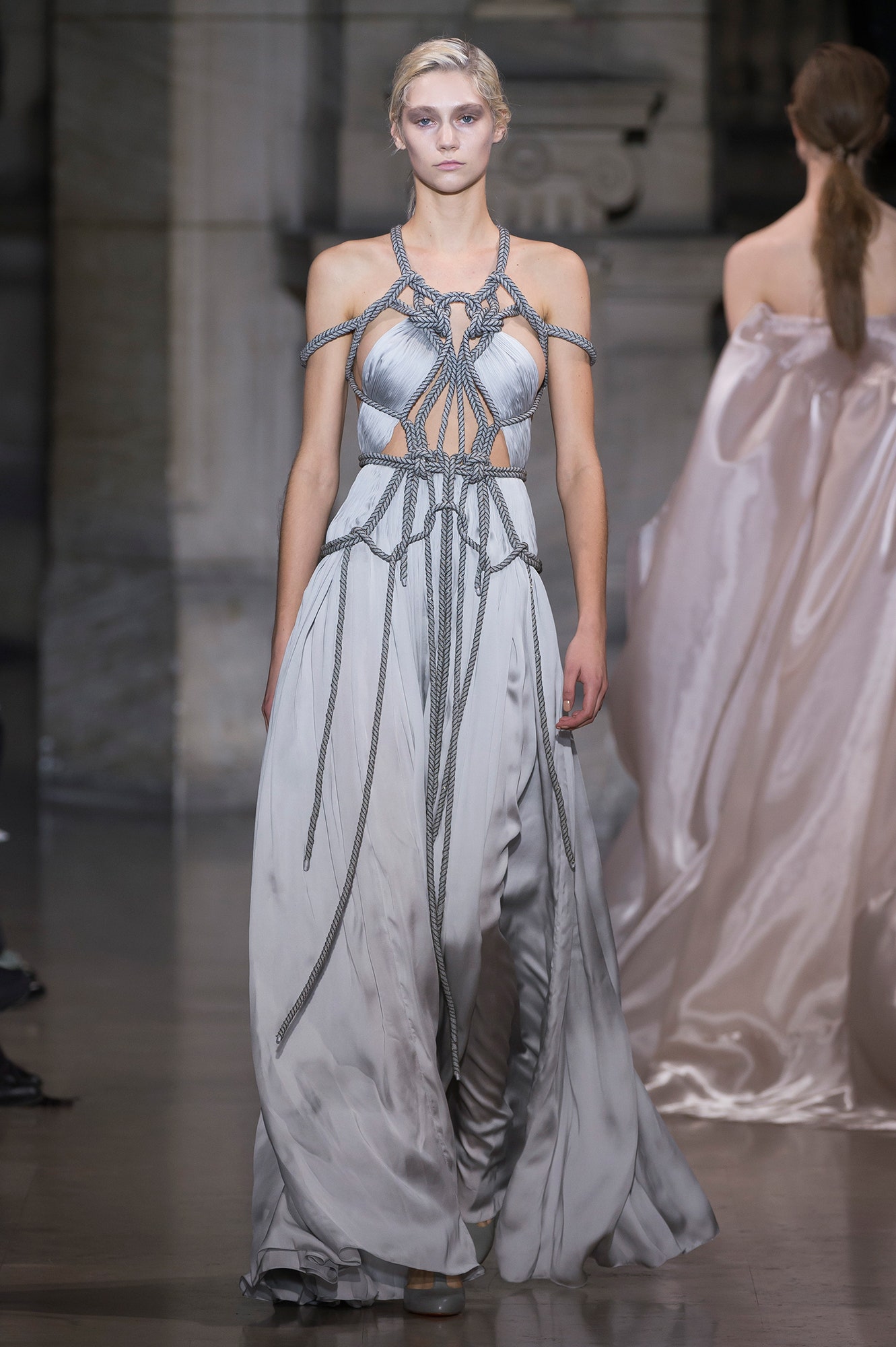 Yiqing Yin S/S 16 Couture Look 22