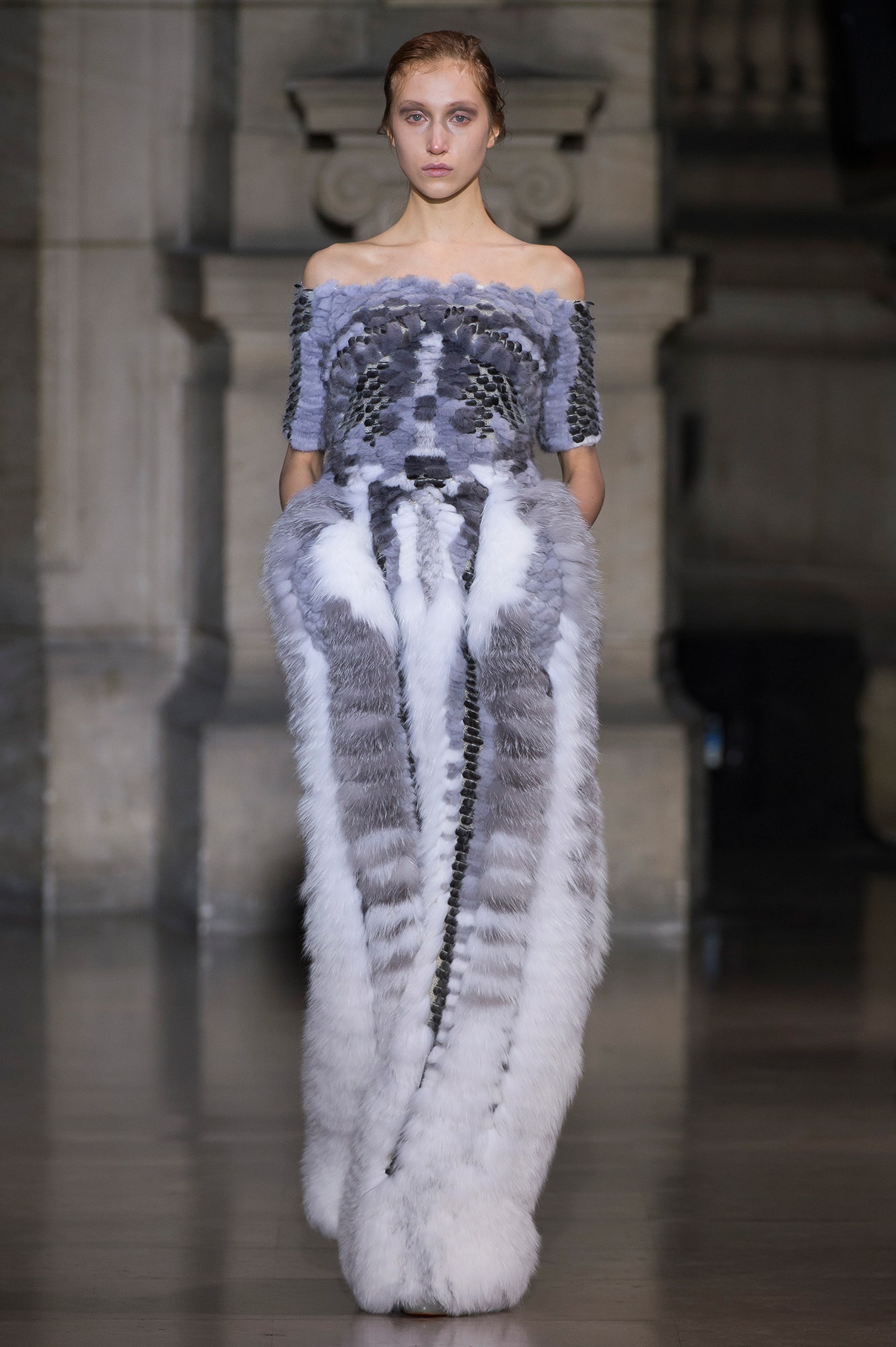 Yiqing Yin S/S 16 Couture Look 25