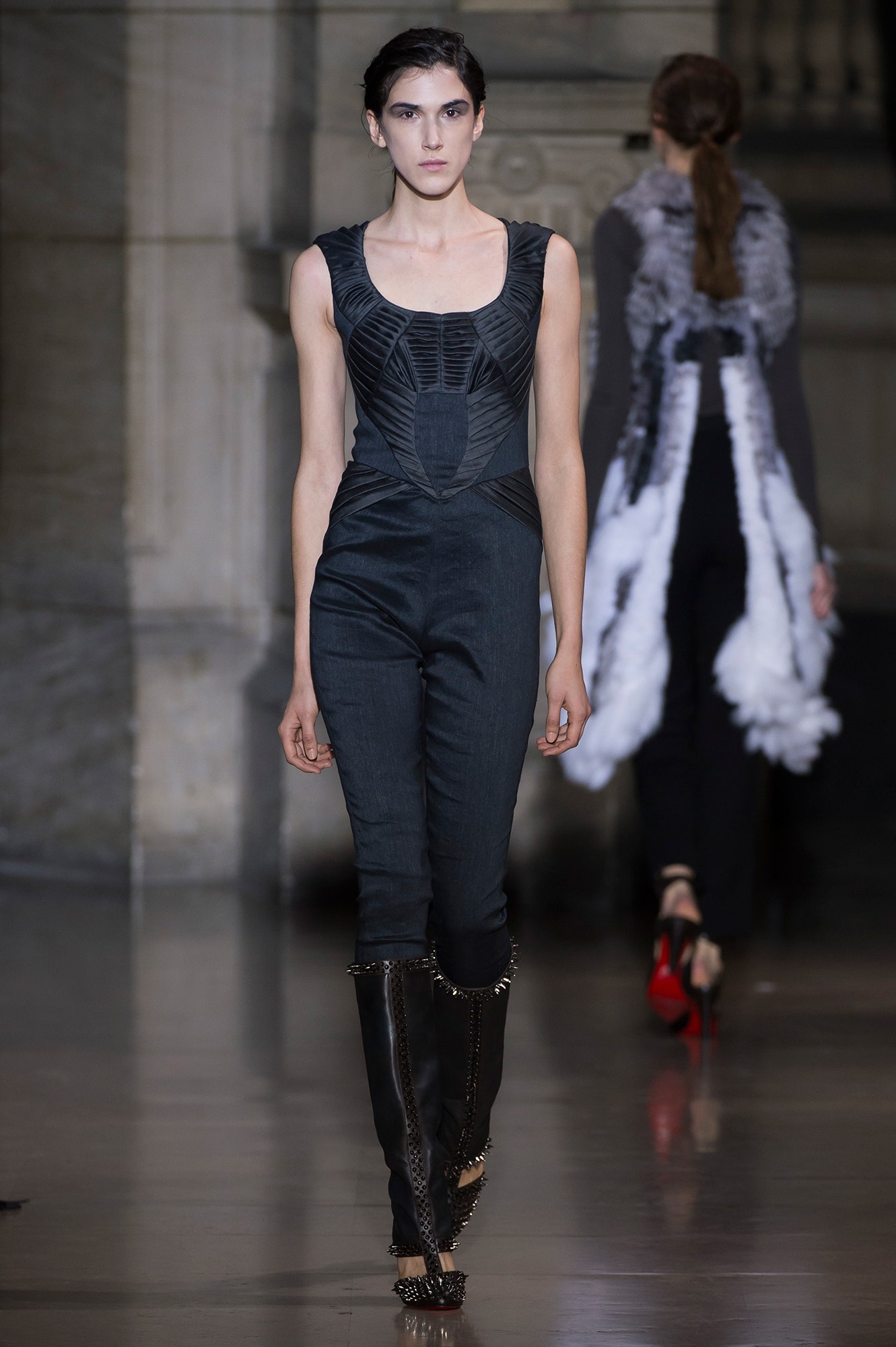 Yiqing Yin S/S 16 Couture Look 28