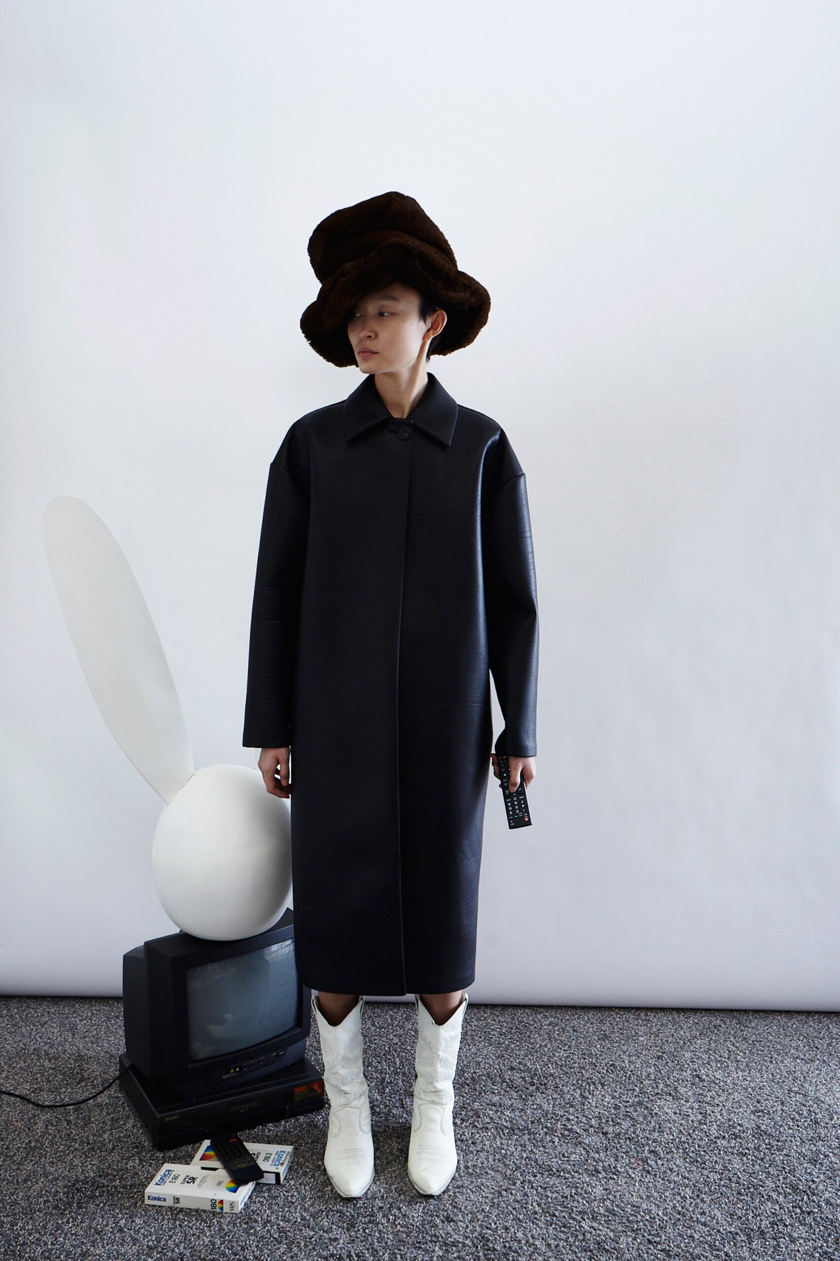 A.W.A.K.E. MODE F/W 16 Look 249