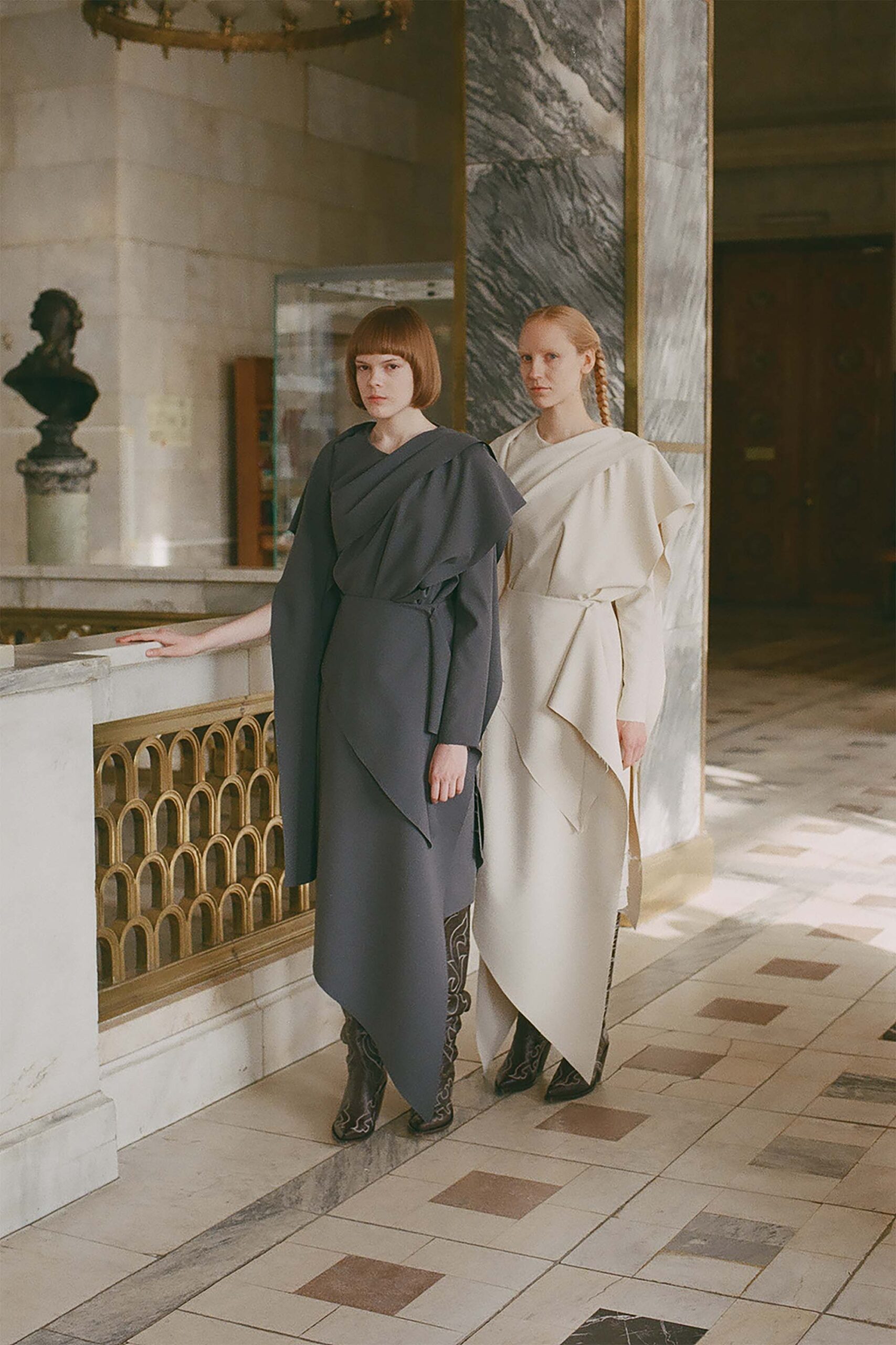 A.W.A.K.E. MODE F/W 18 Look 507