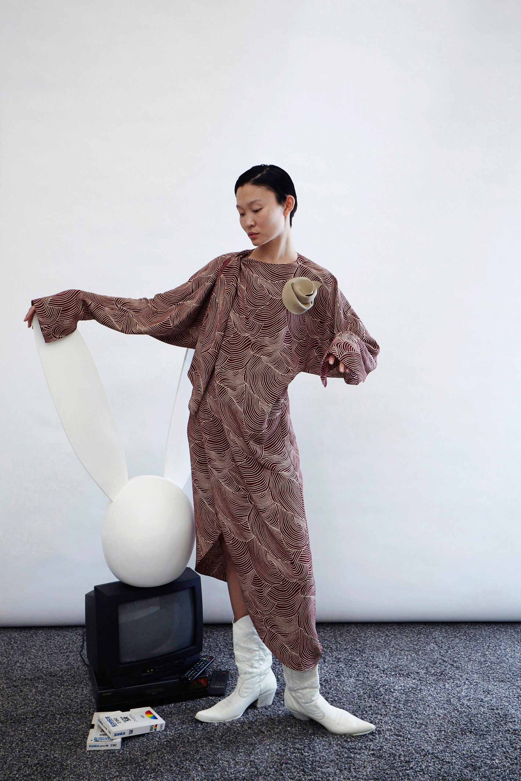 A.W.A.K.E. MODE F/W 16 Look 304