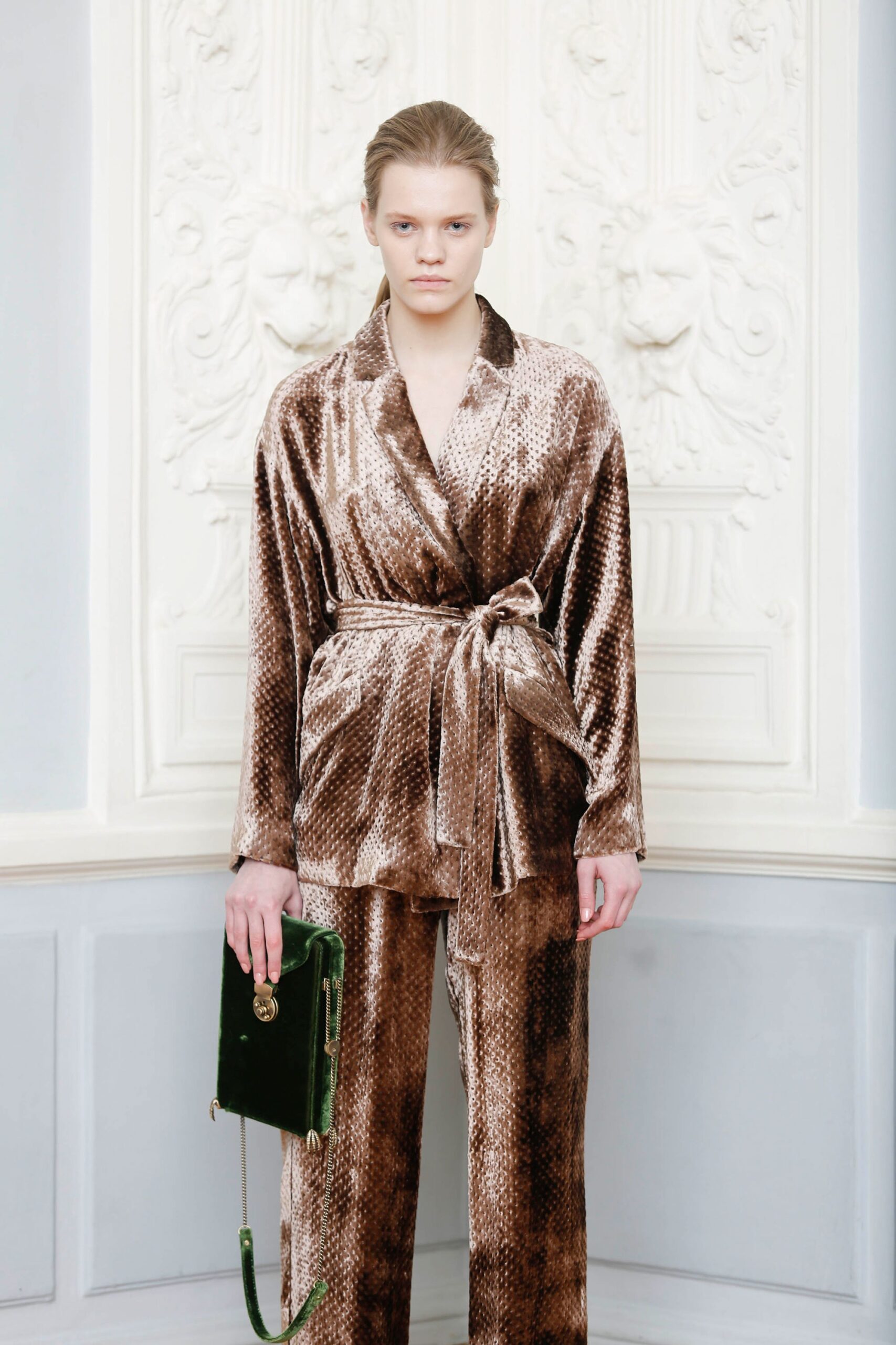 Alena Akhmadullina F/W 18 Look 479