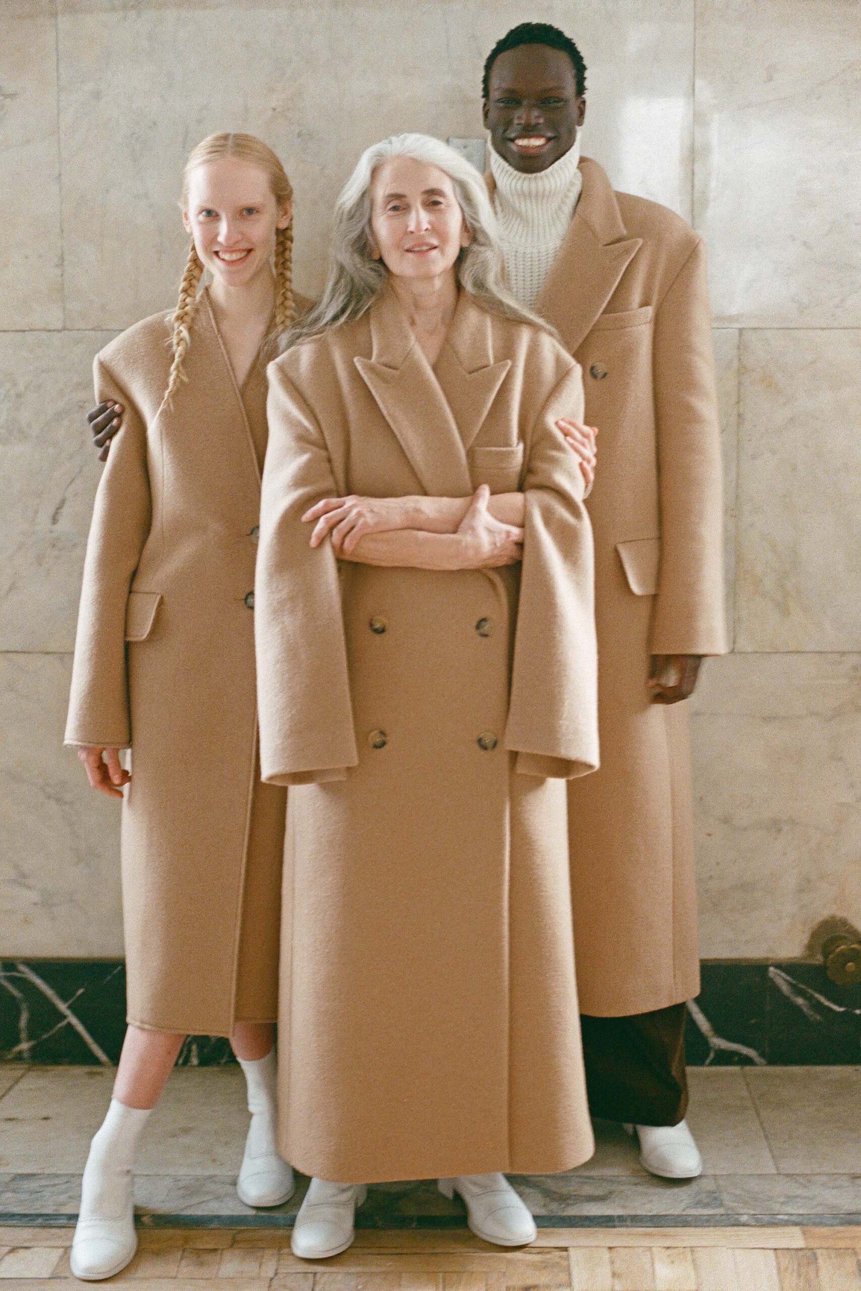 A.W.A.K.E. MODE F/W 18 Look 568