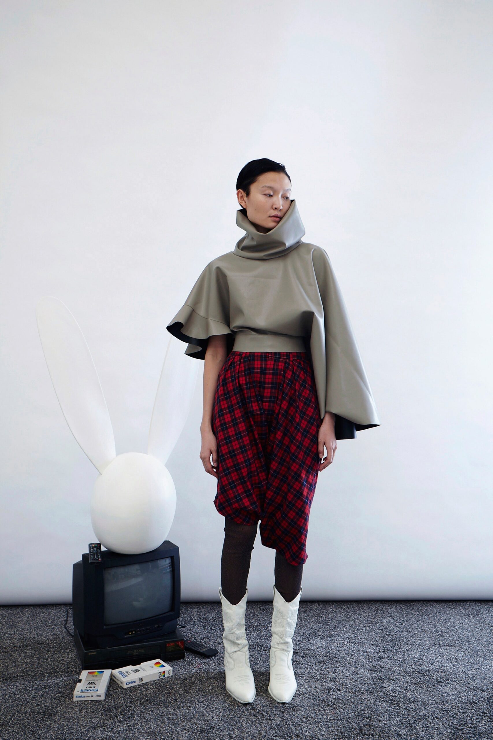 A.W.A.K.E. MODE F/W 16 Look 338