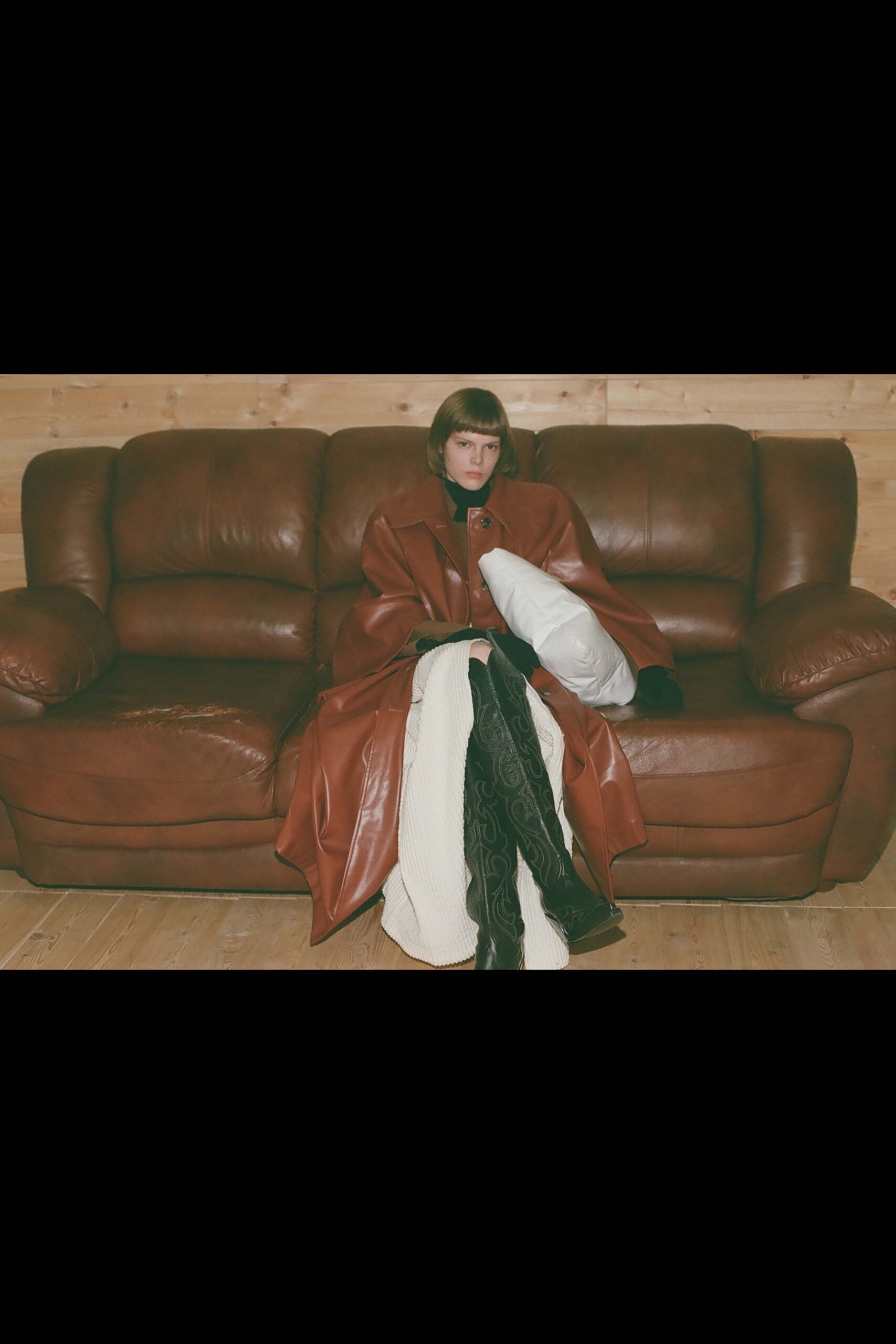 A.W.A.K.E. MODE F/W 18 Look 593