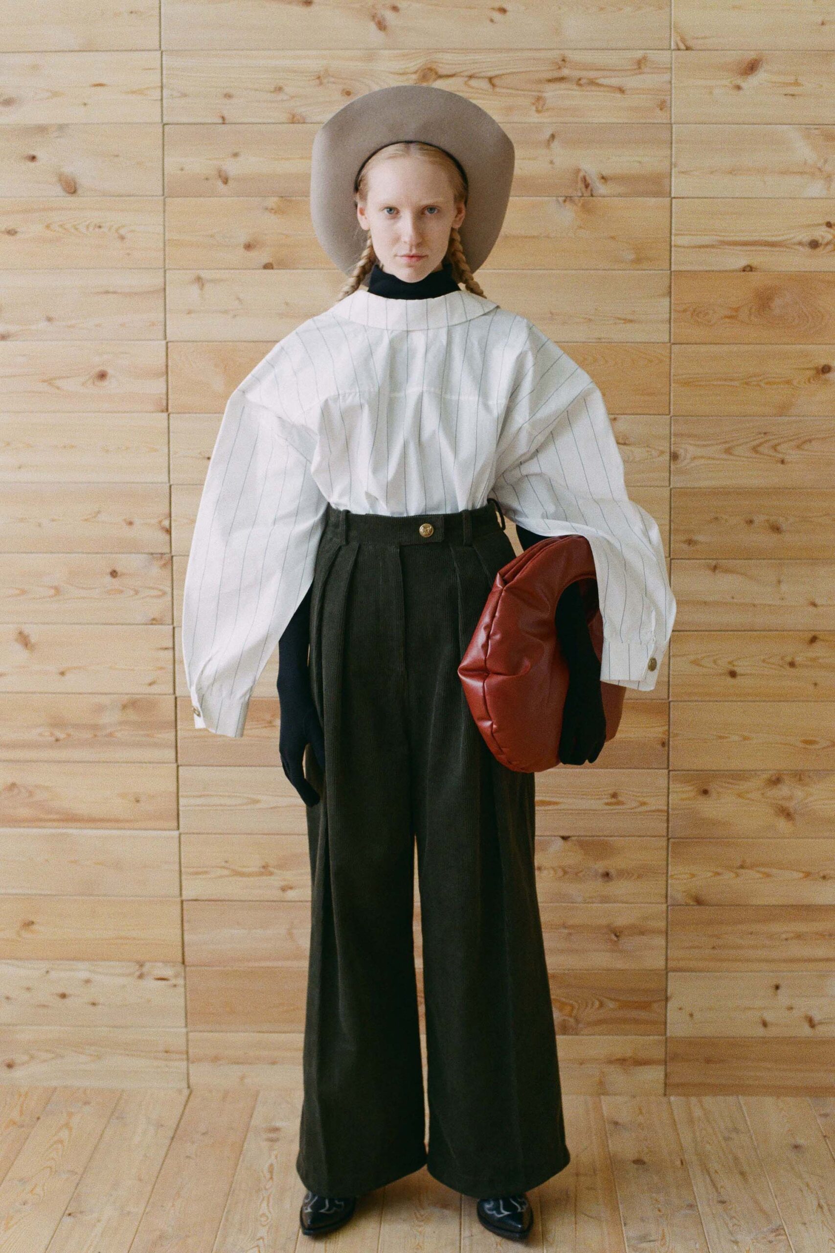 A.W.A.K.E. MODE F/W 18 Look 641