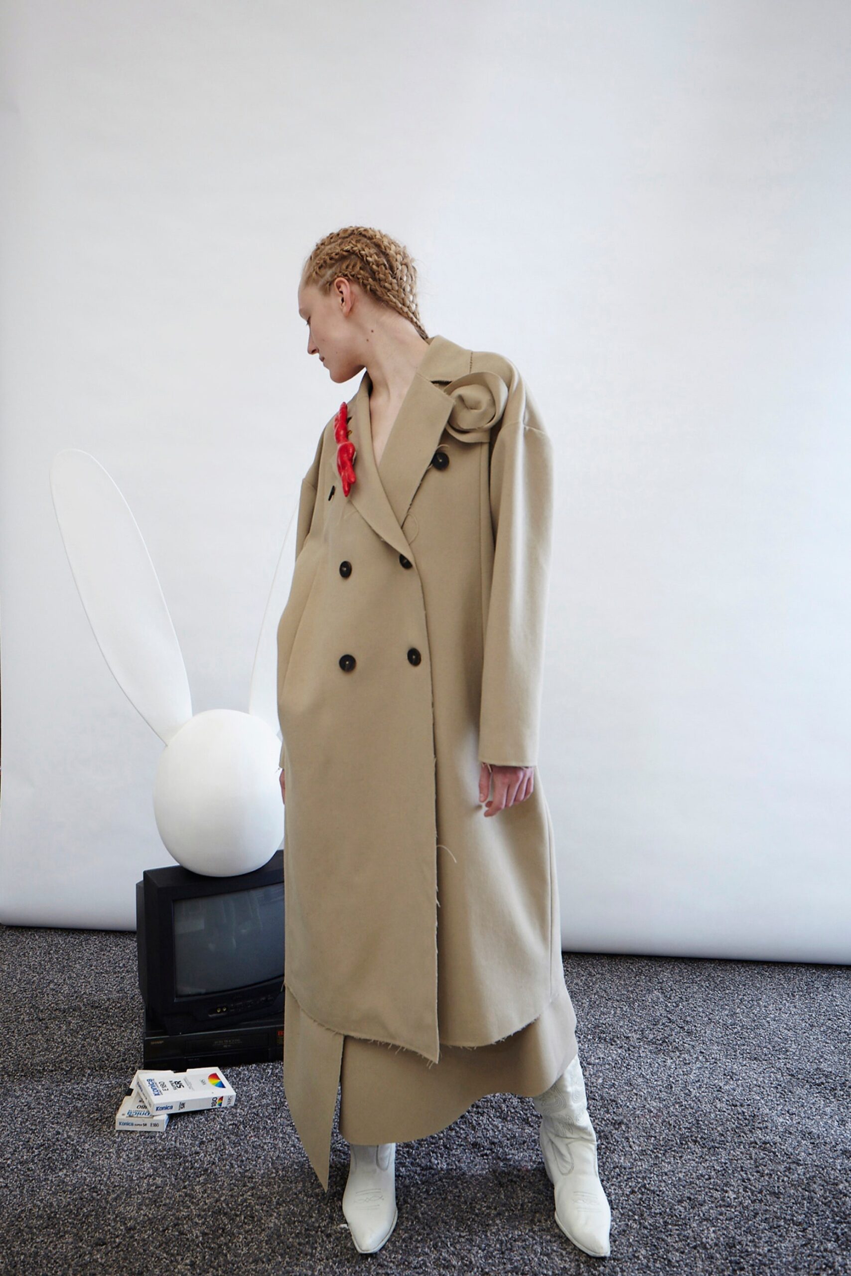 A.W.A.K.E. MODE F/W 16 Look 446
