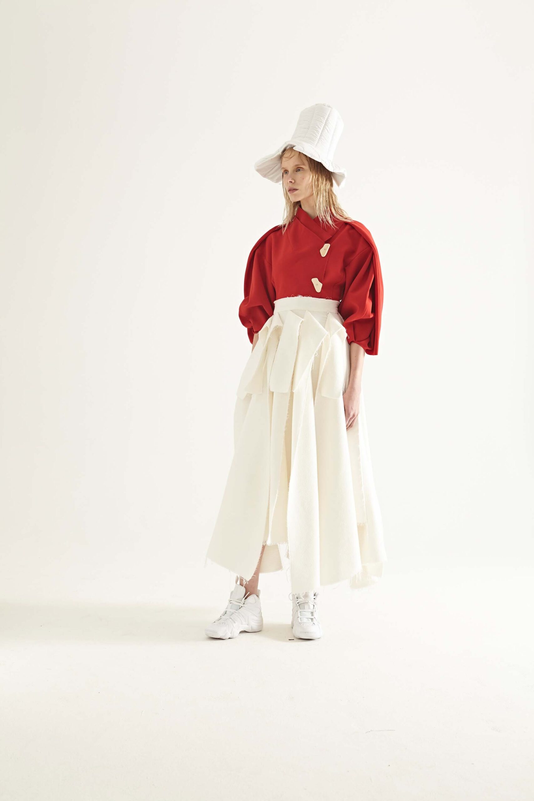 A.W.A.K.E. MODE F/W 17 Look 669