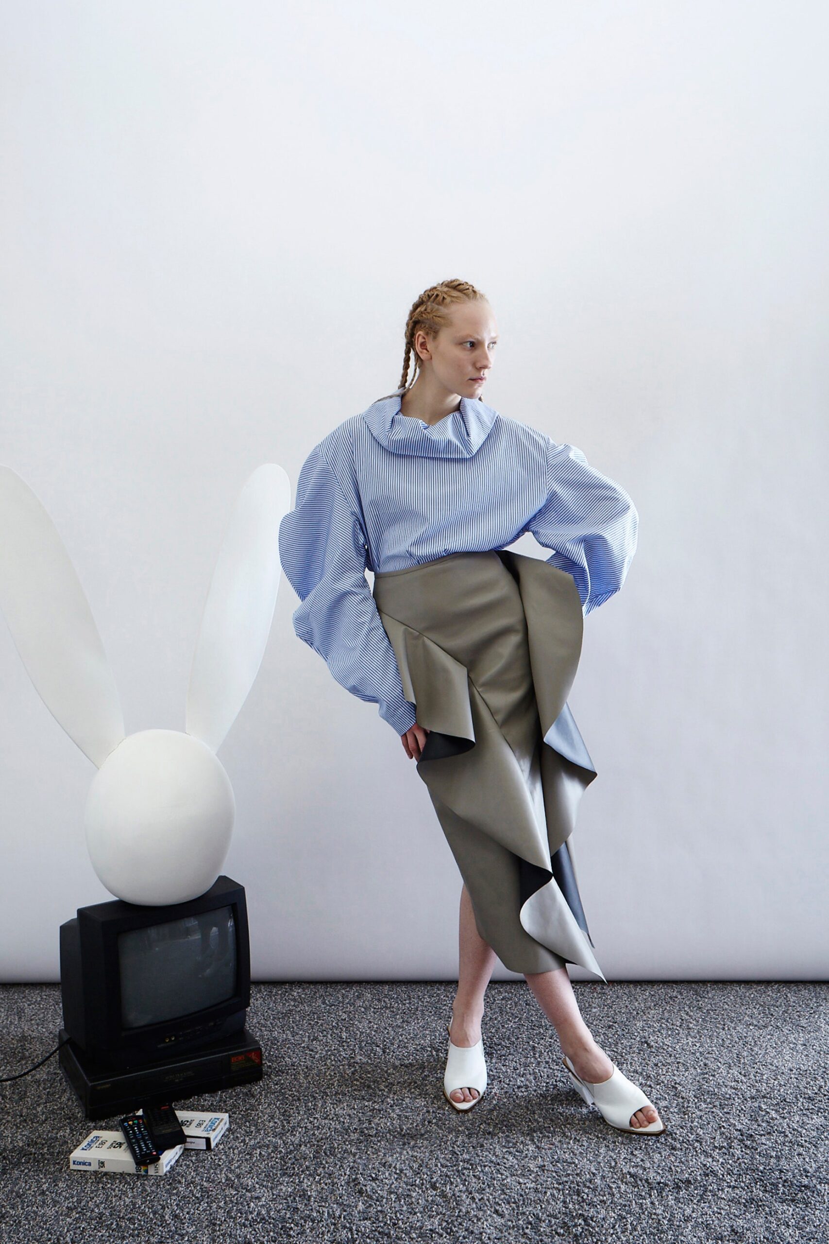 A.W.A.K.E. MODE F/W 16 Look 449