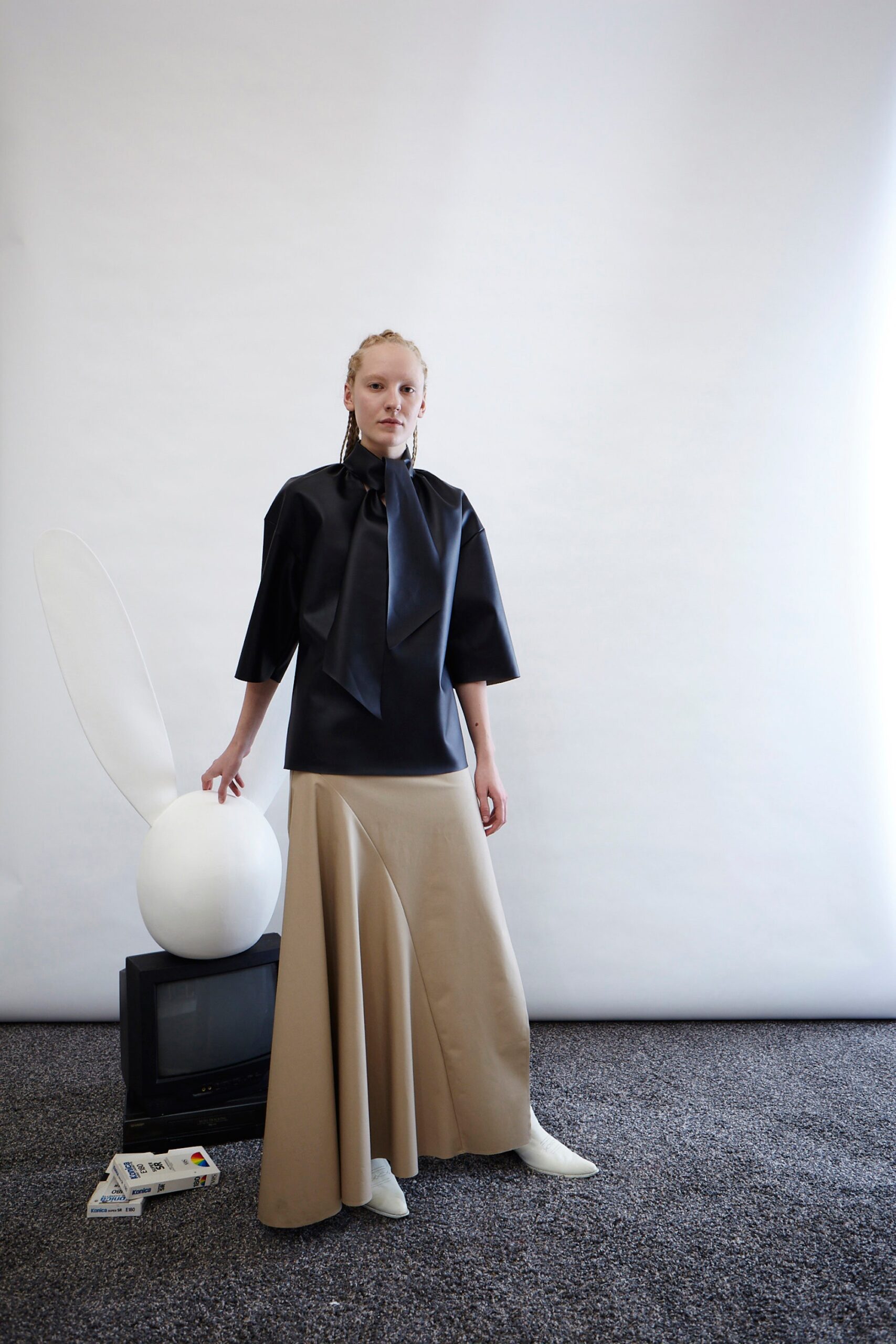 A.W.A.K.E. MODE F/W 16 Look 469