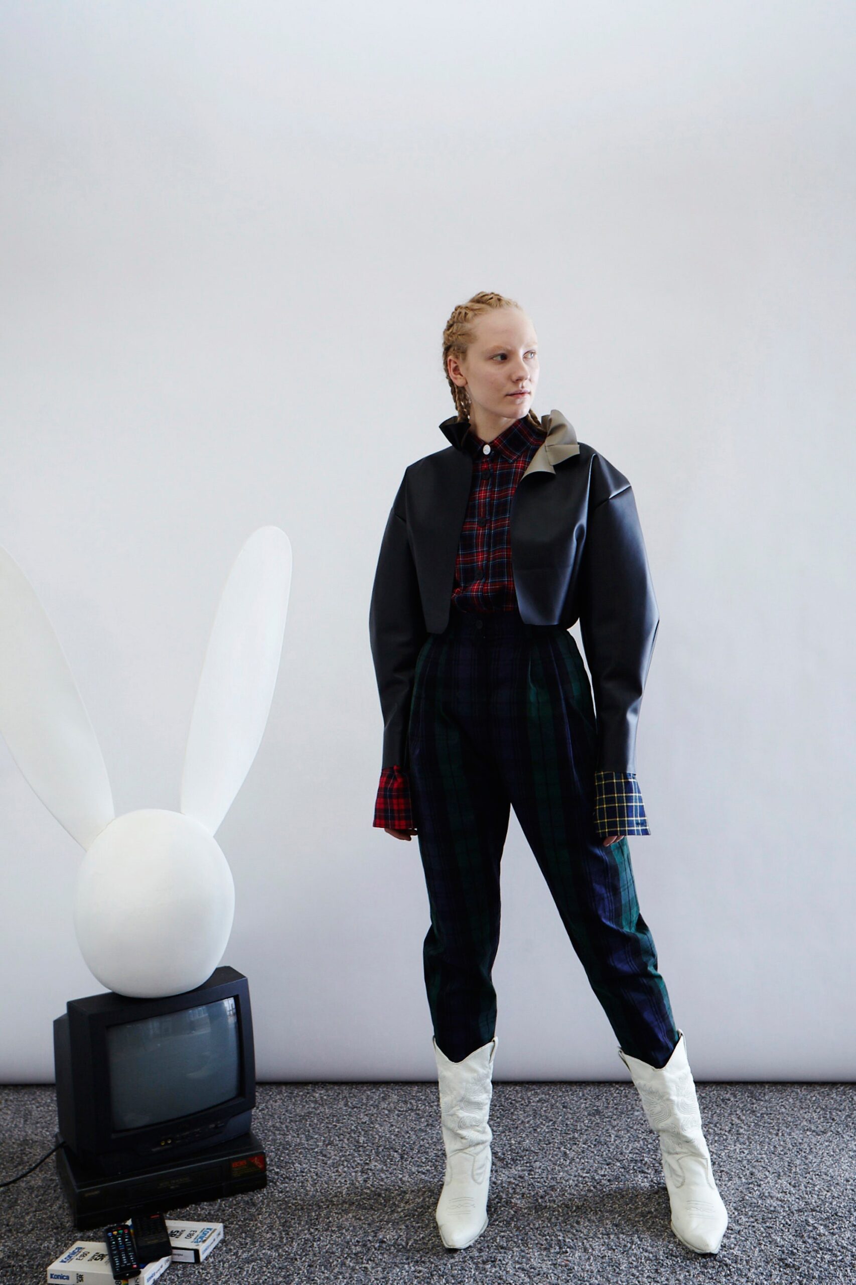 A.W.A.K.E. MODE F/W 16 Look 514