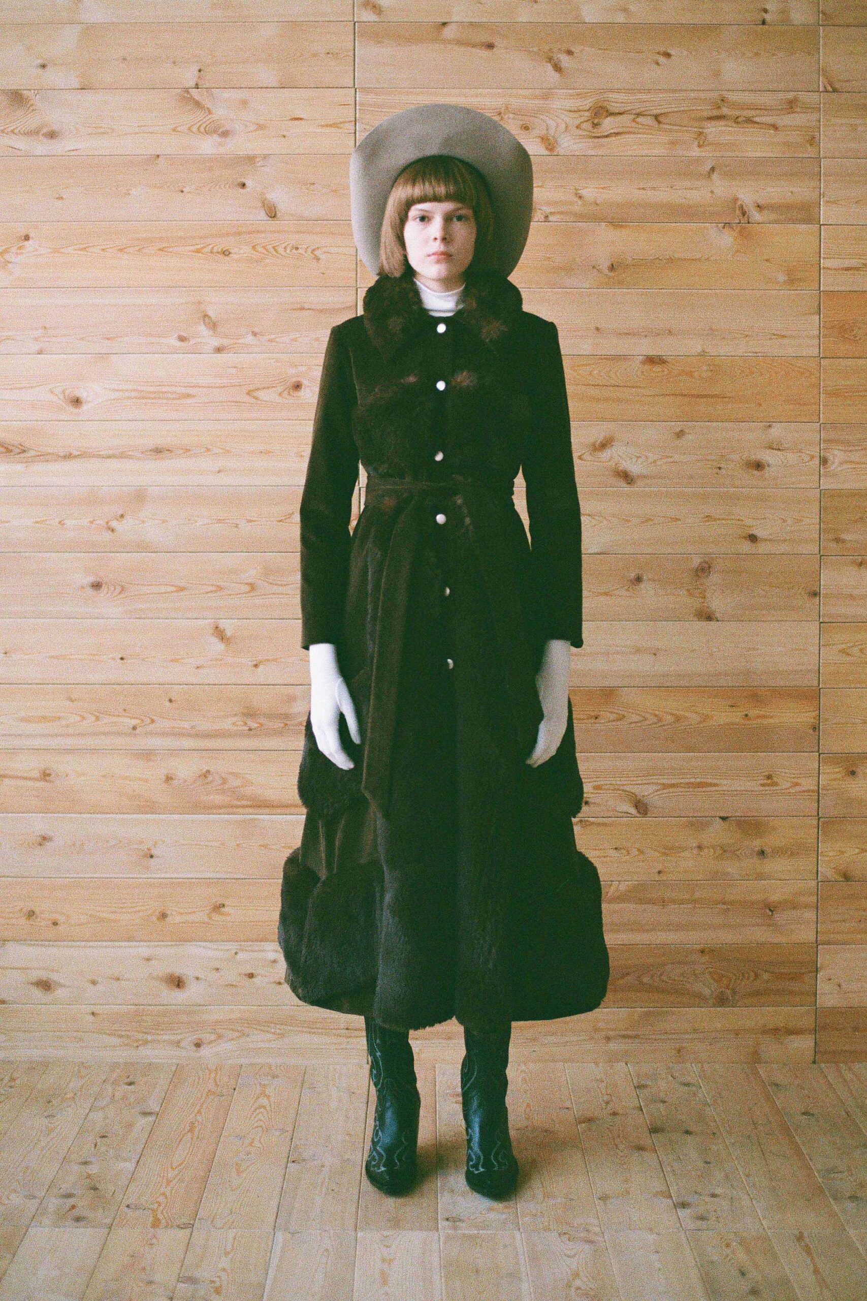 A.W.A.K.E. MODE F/W 18 Look 741