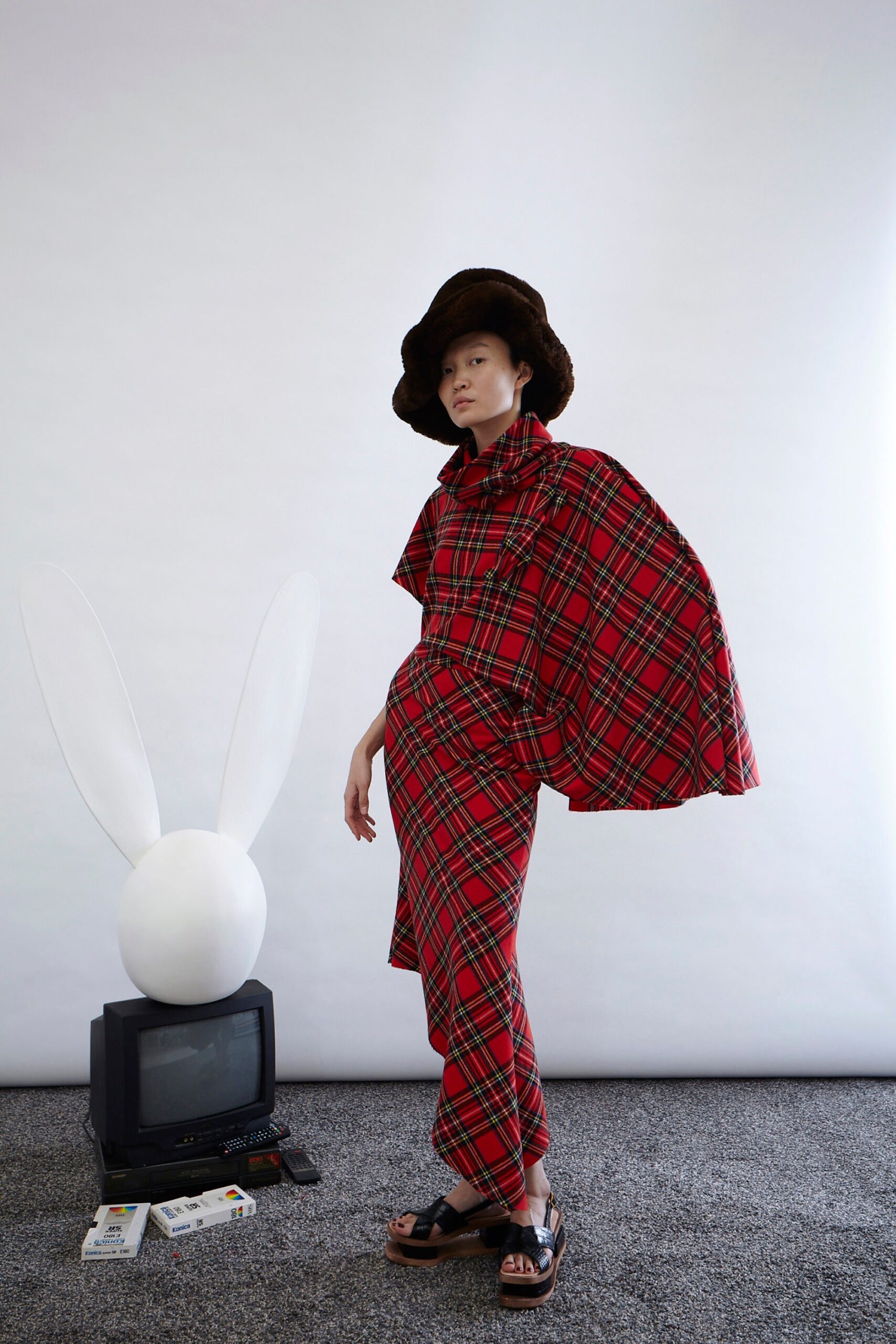 A.W.A.K.E. MODE F/W 16 Look 532