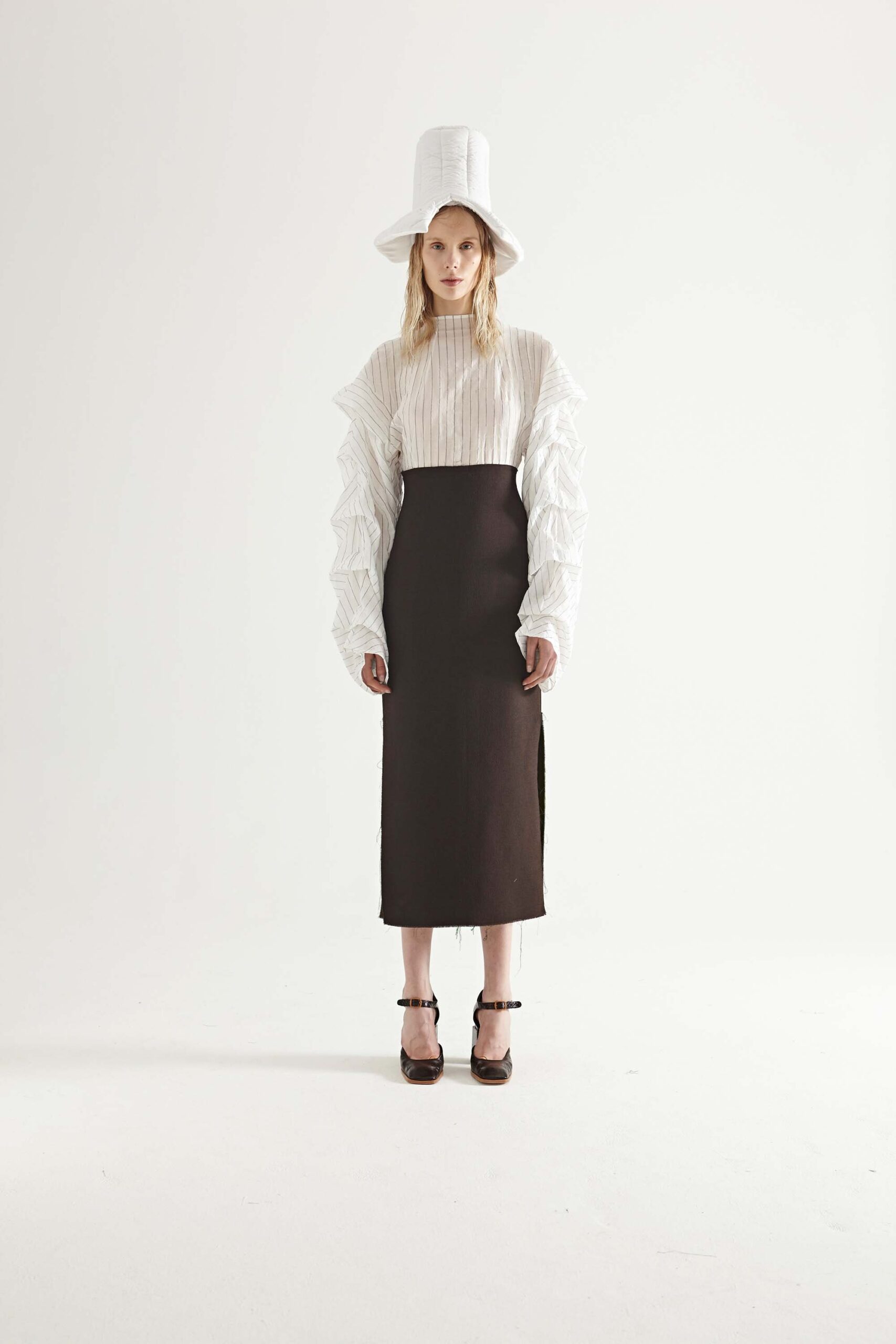 A.W.A.K.E. MODE F/W 17 Look 749