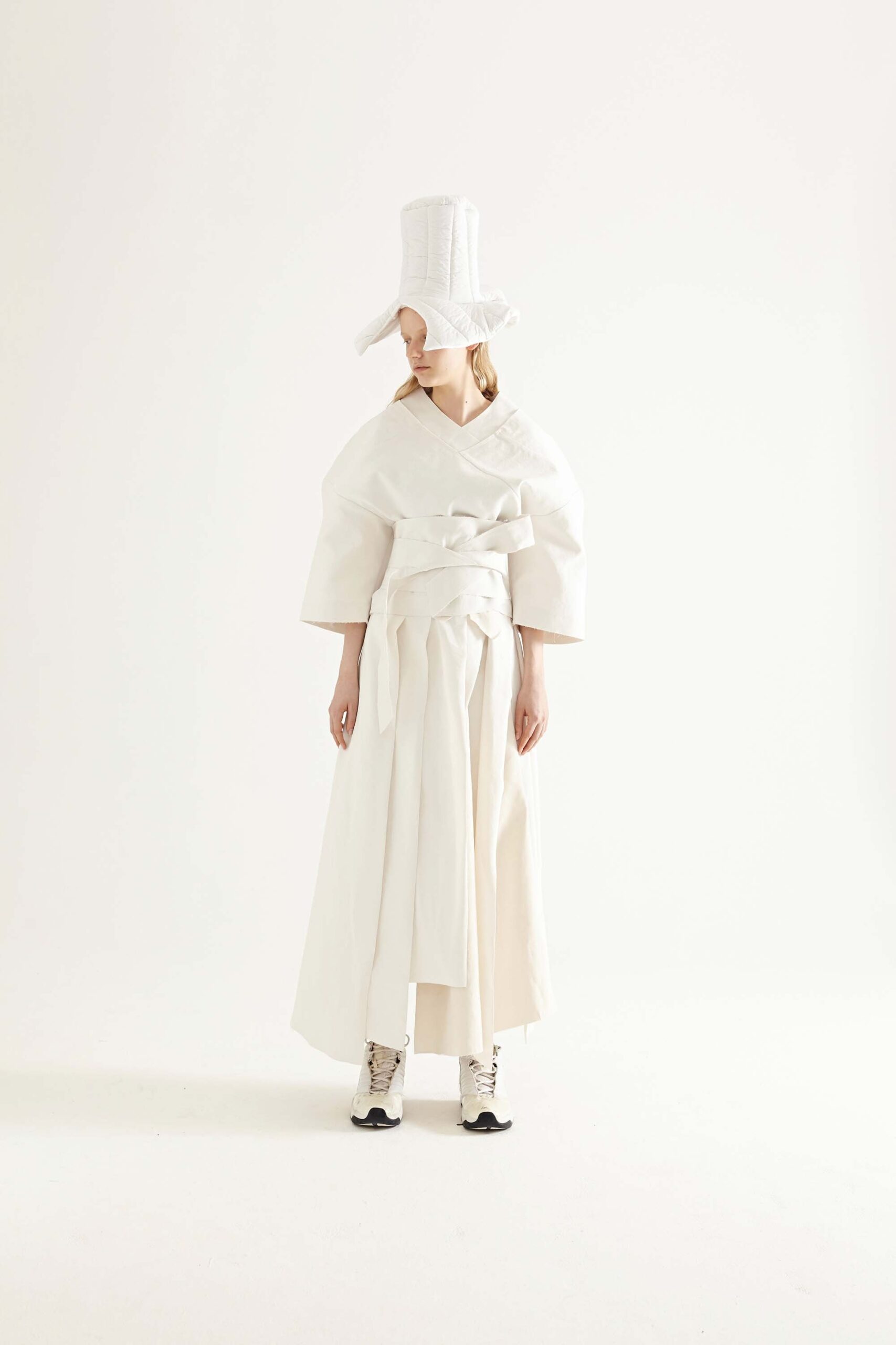 A.W.A.K.E. MODE F/W 17 Look 786