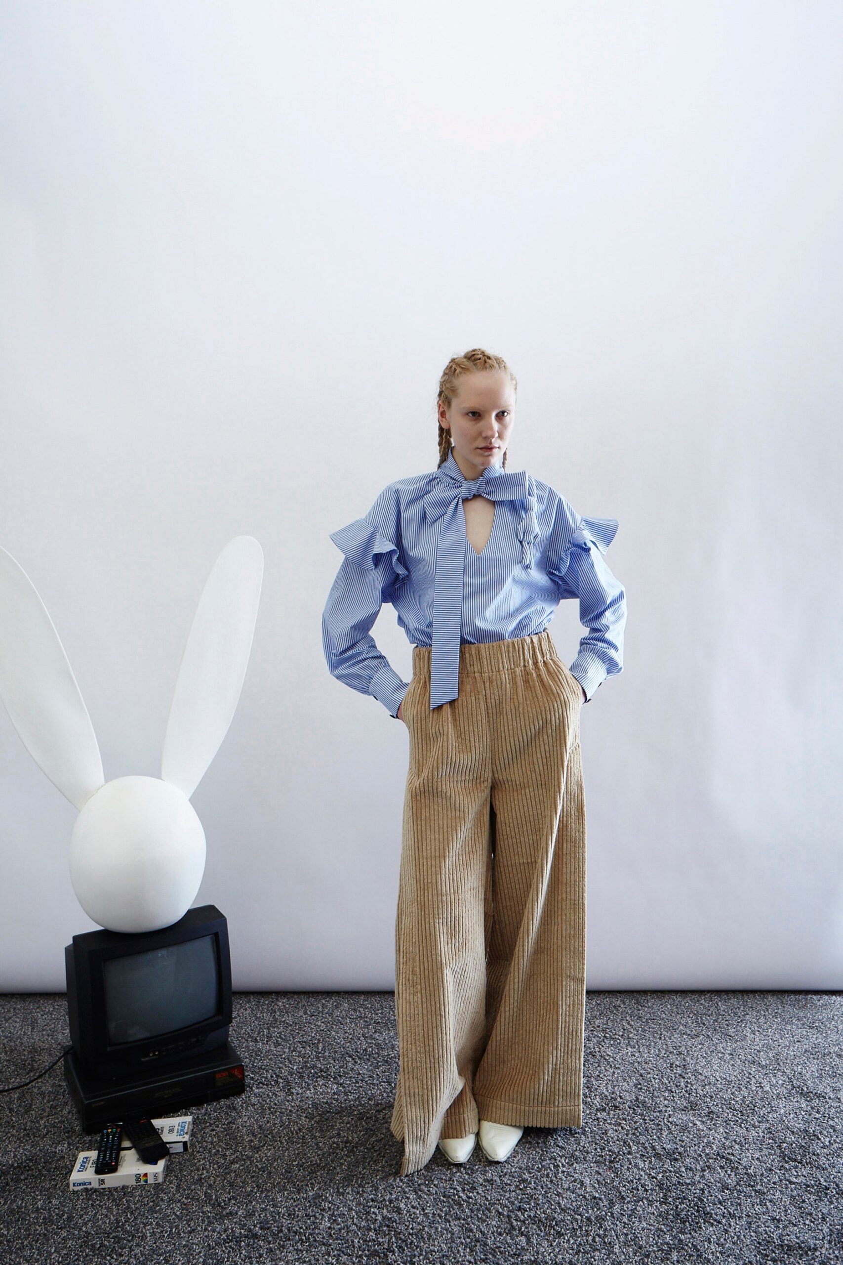 A.W.A.K.E. MODE F/W 16 Look 574