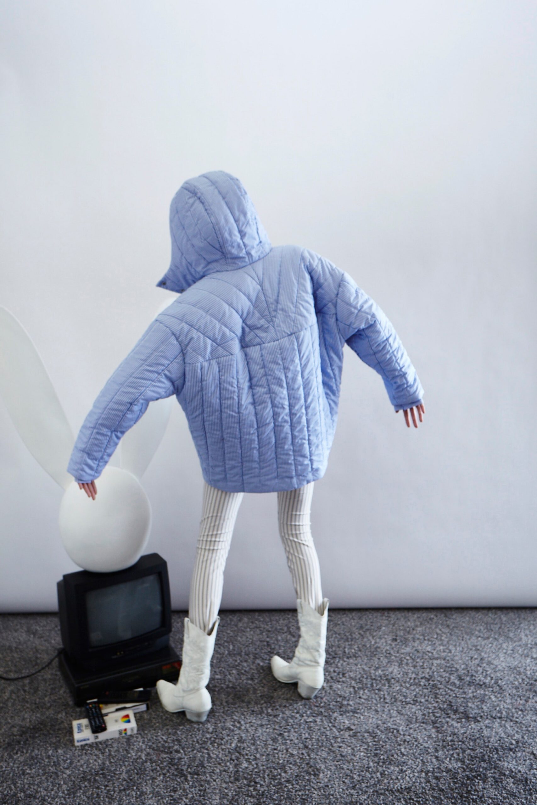 A.W.A.K.E. MODE F/W 16 Look 598
