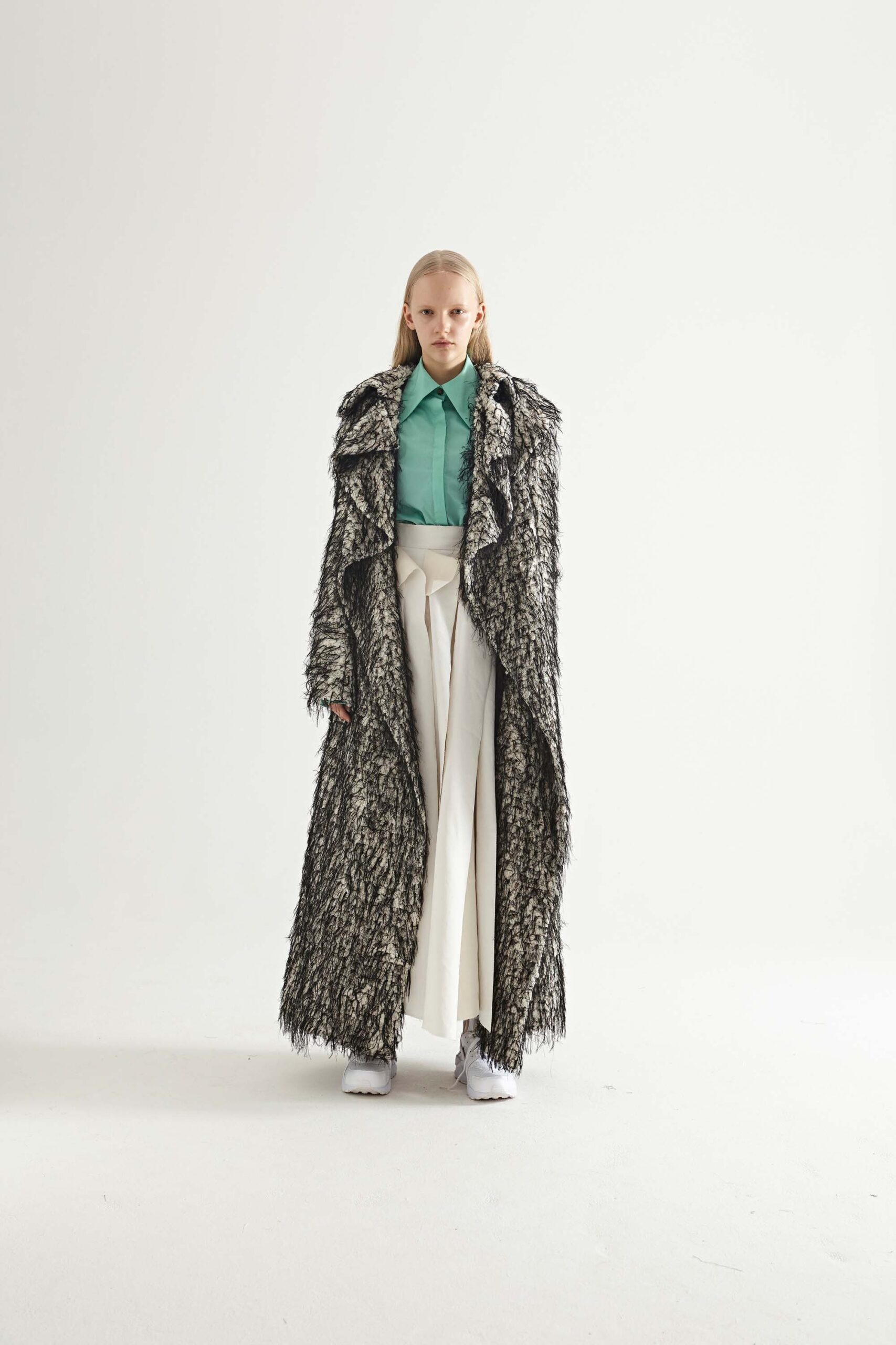 A.W.A.K.E. MODE F/W 17 Look 830