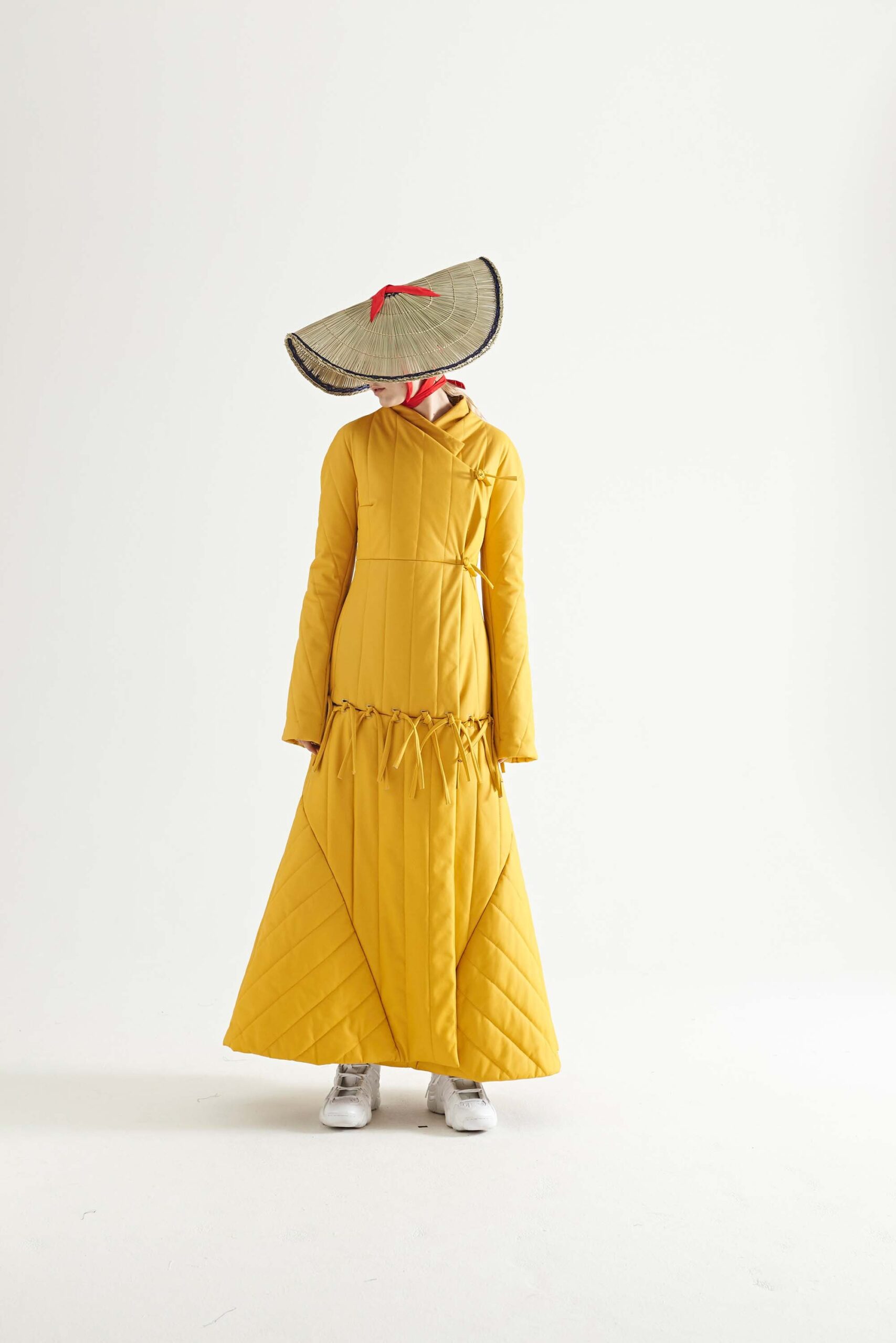 A.W.A.K.E. MODE F/W 17 Look 834