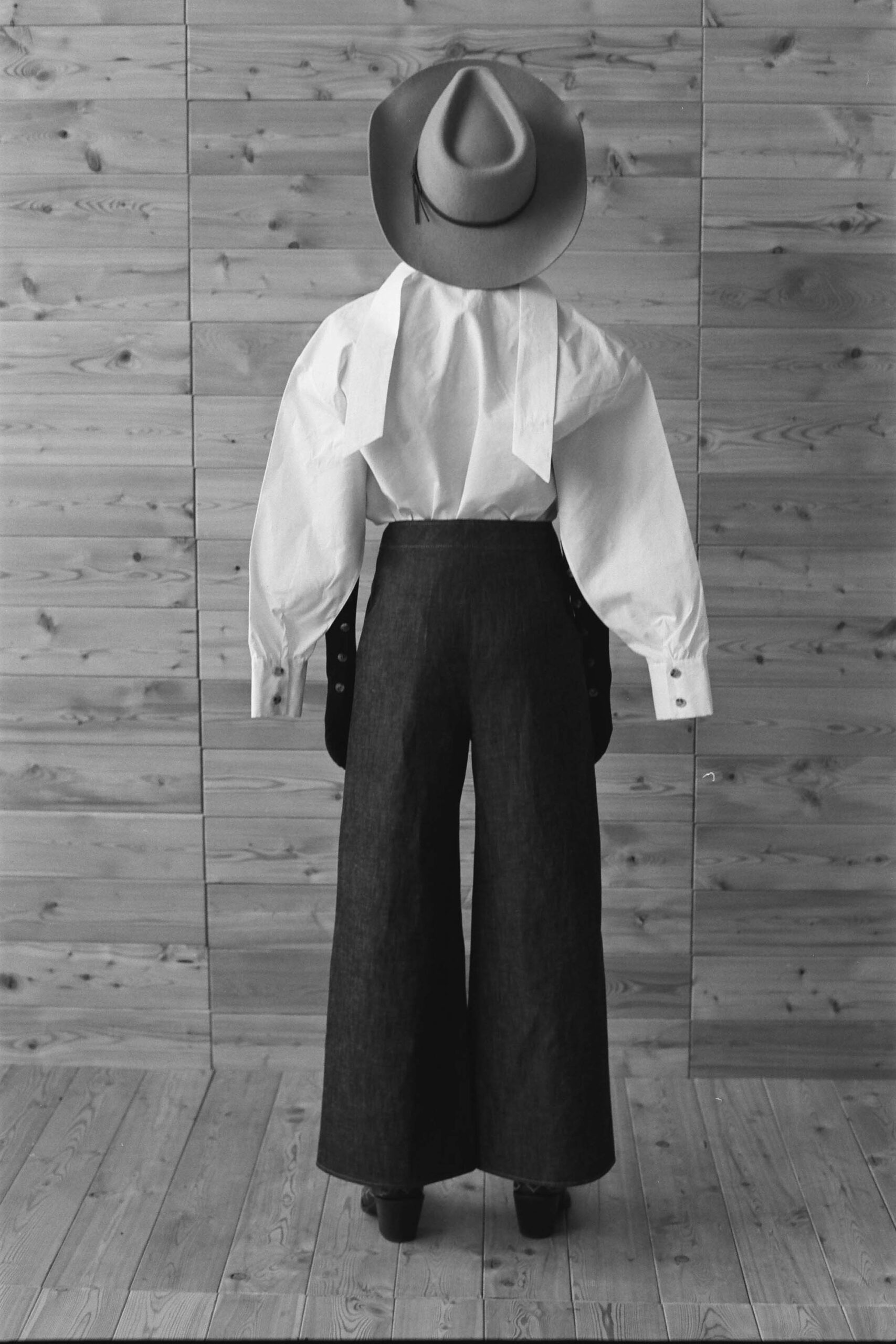 A.W.A.K.E. MODE F/W 18 Look 853