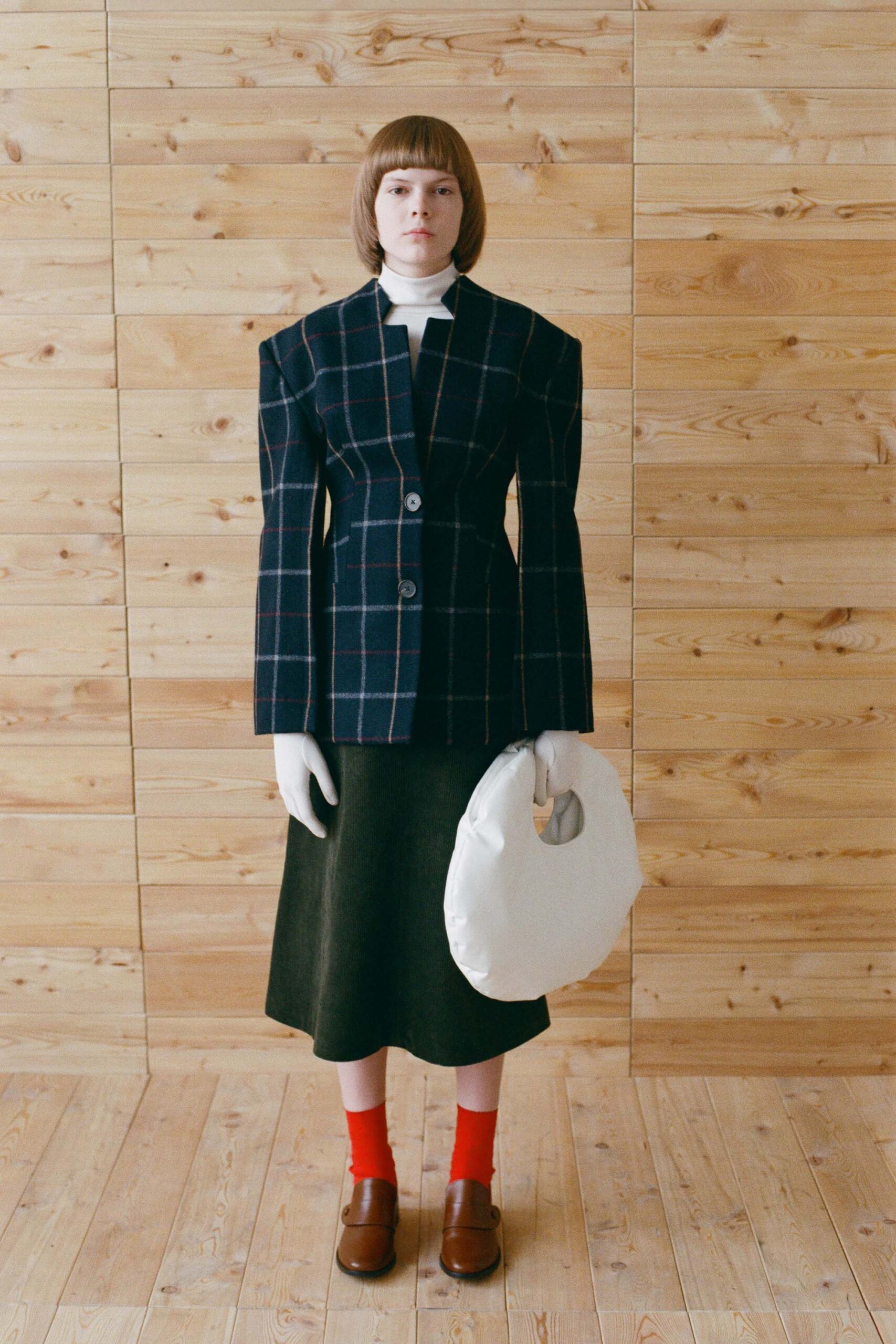 A.W.A.K.E. MODE F/W 18 Look 923