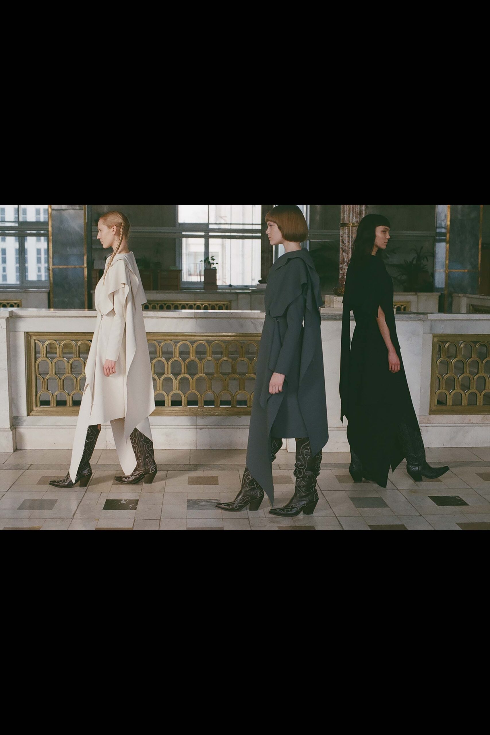 A.W.A.K.E. MODE F/W 18 Look 1014
