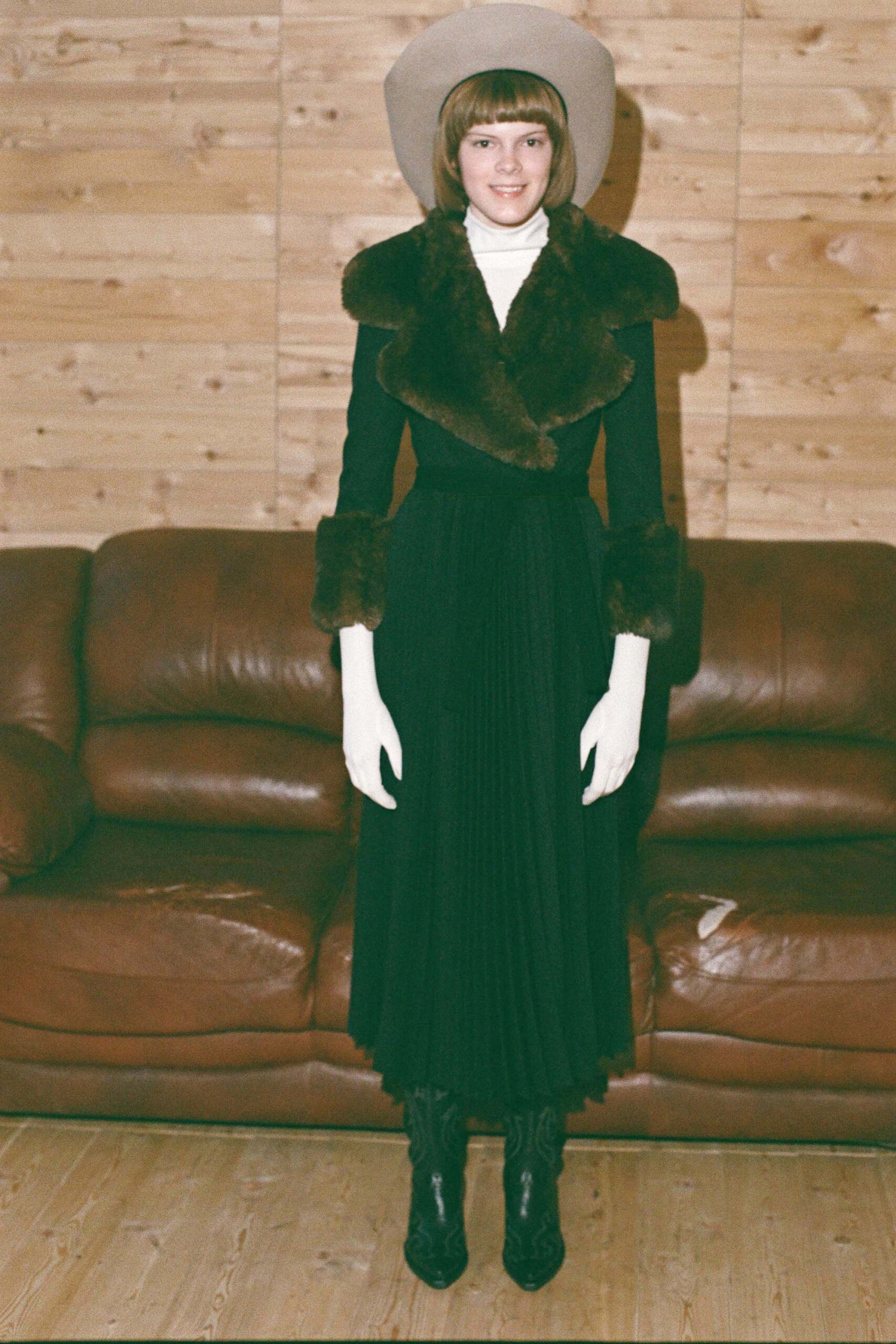 A.W.A.K.E. MODE F/W 18 Look 1061
