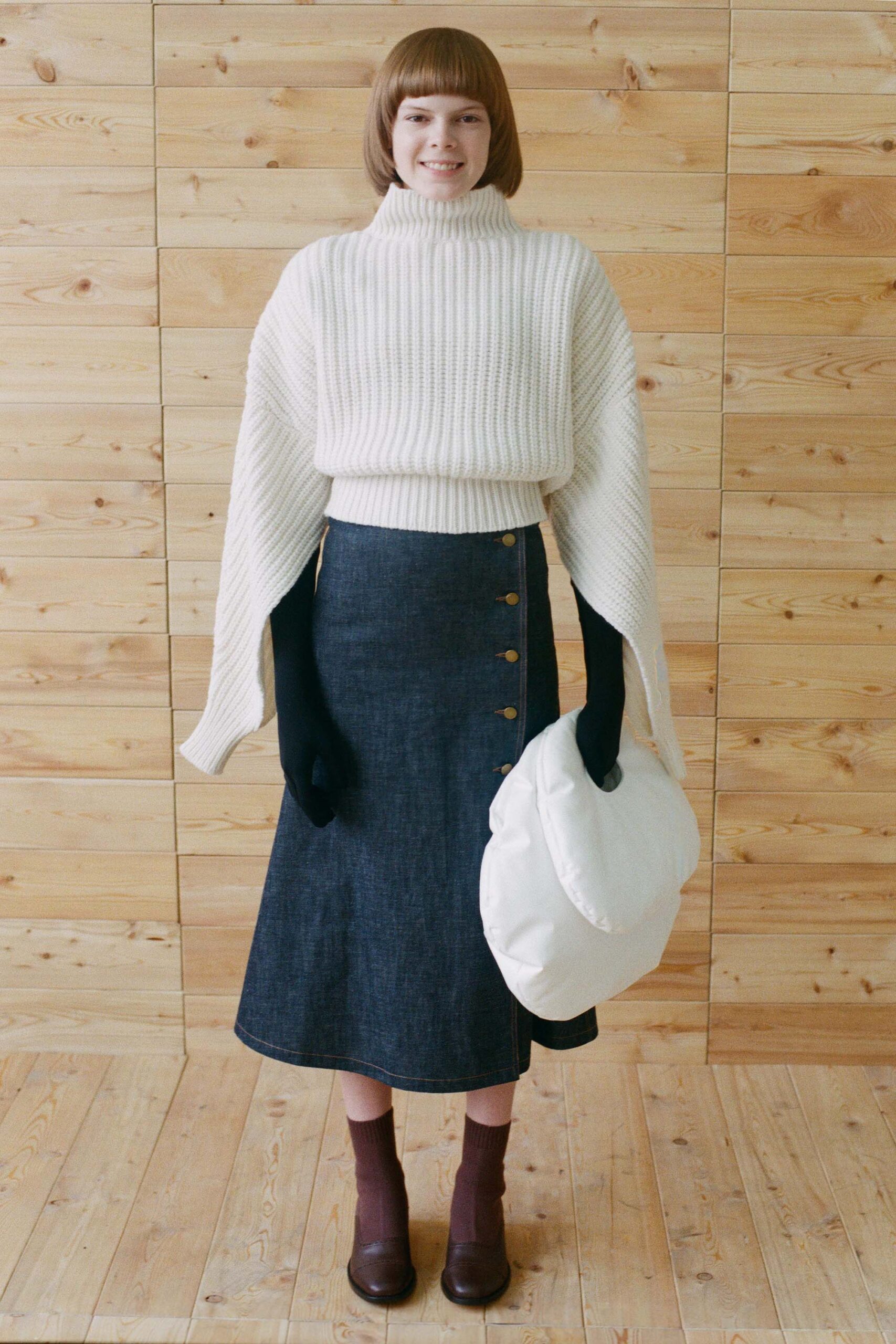 A.W.A.K.E. MODE F/W 18 Look 1077