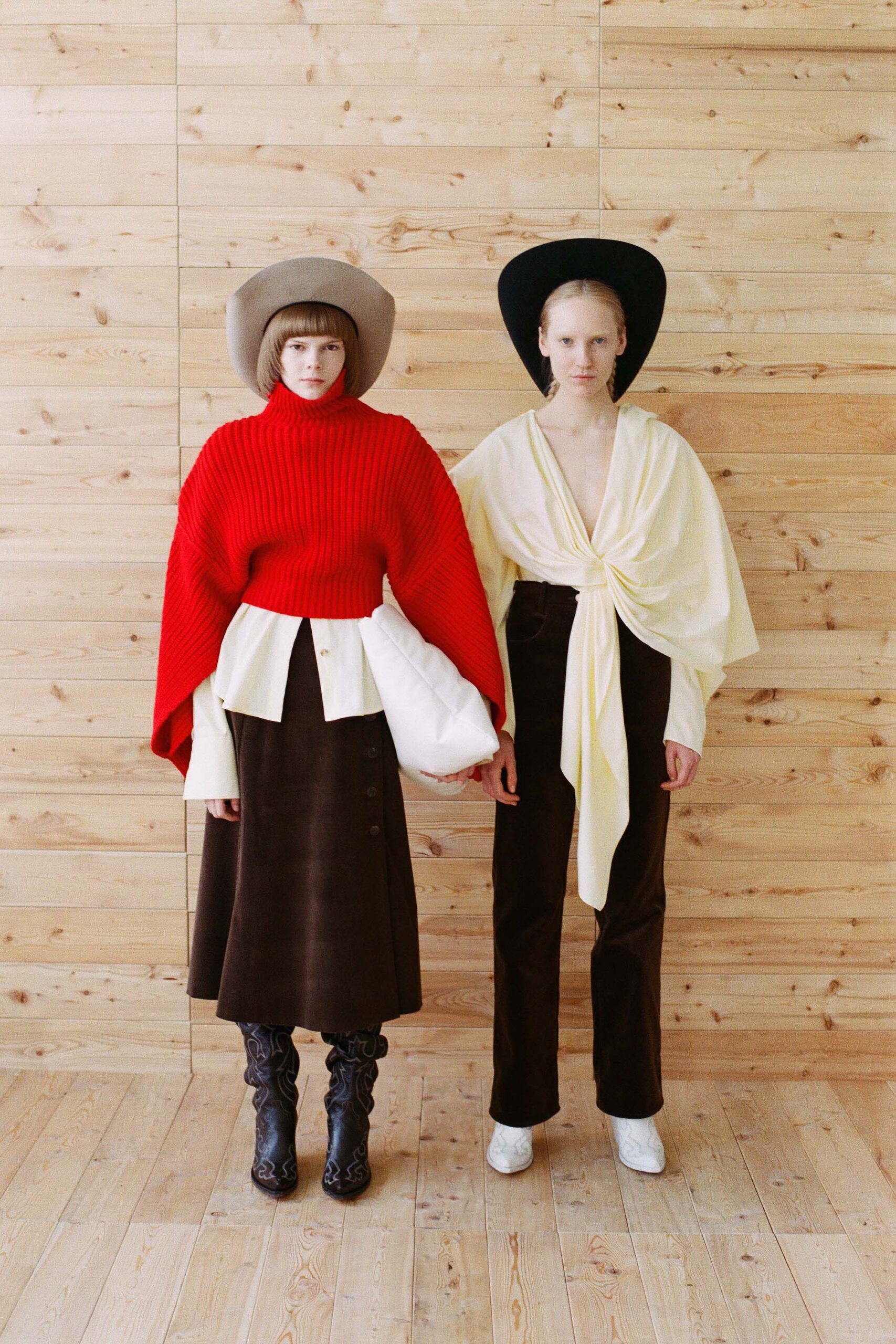 A.W.A.K.E. MODE F/W 18 Look 1105