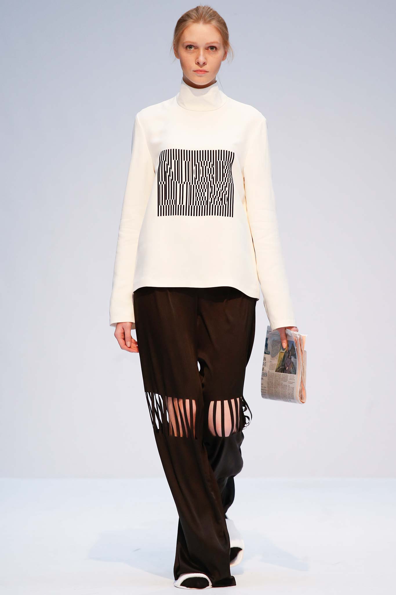 Alisa Kuzembaeva Kiev F/W 15 Look 59