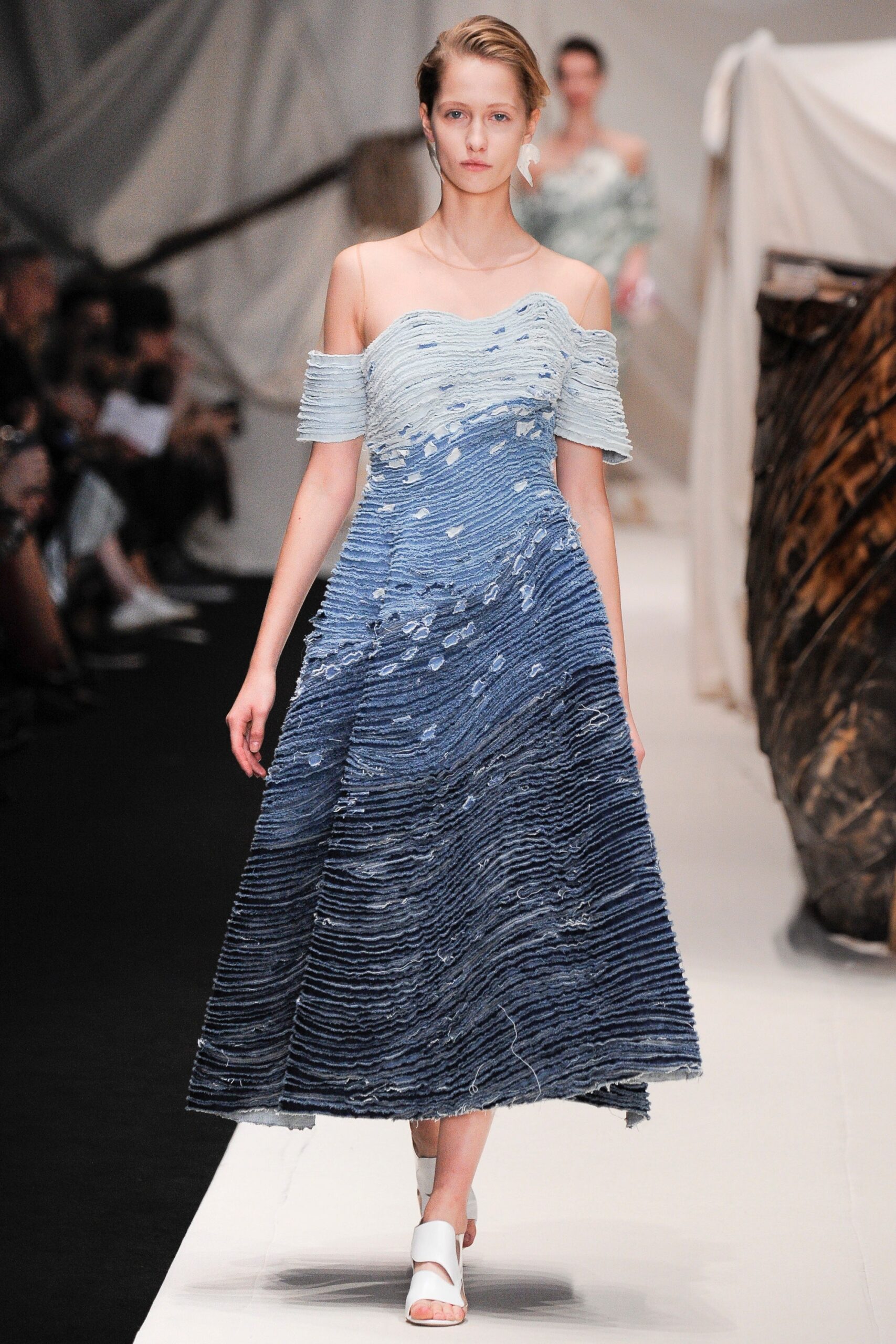 Alena Akhmadullina Russia S/S 16 Look 231