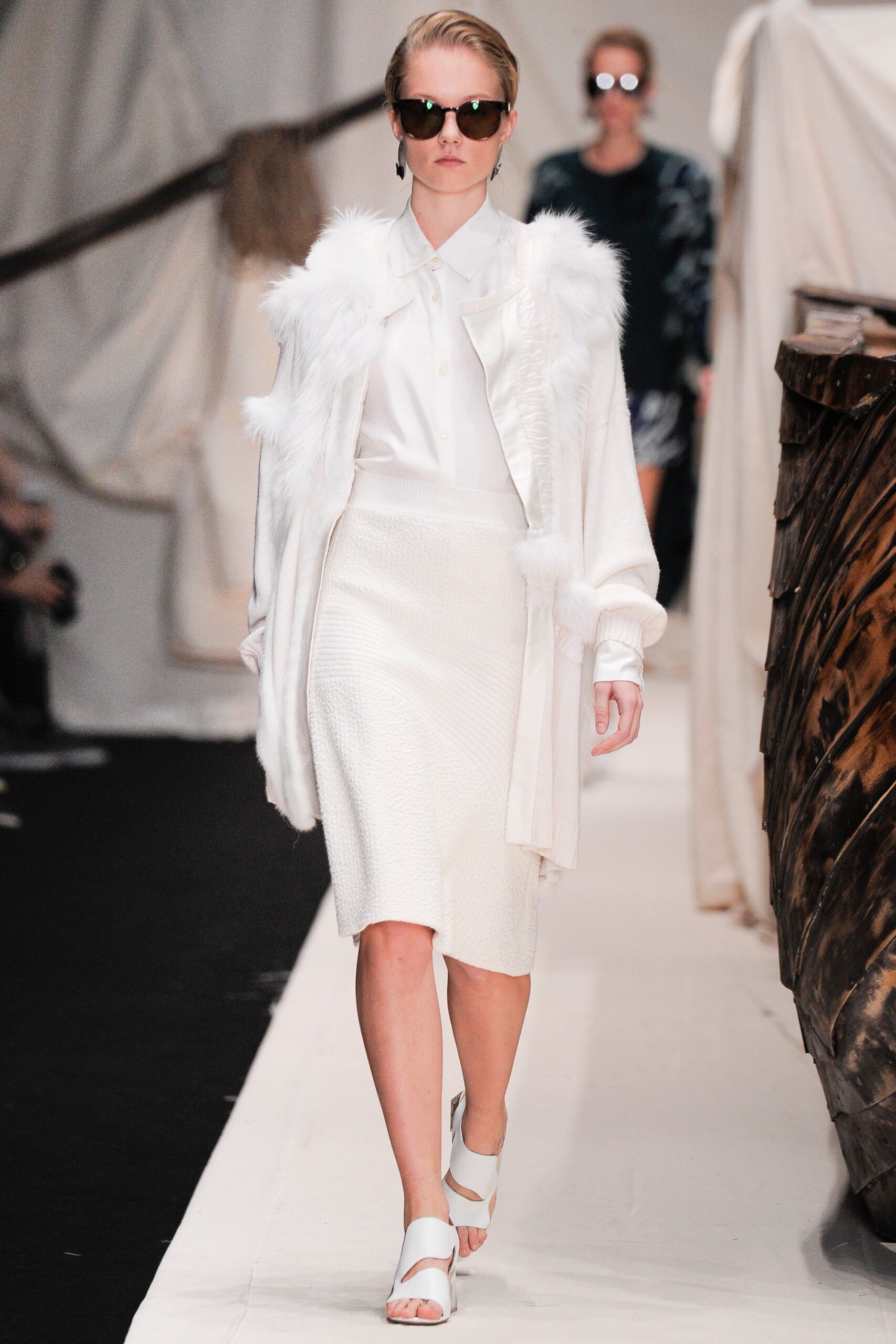 Alena Akhmadullina Russia S/S 16 Look 294