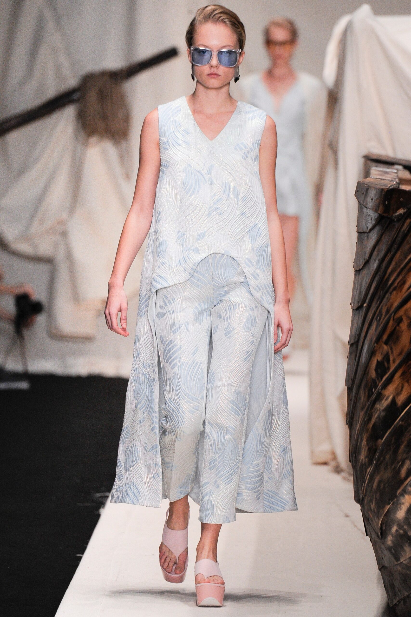 Alena Akhmadullina Russia S/S 16 Look 562