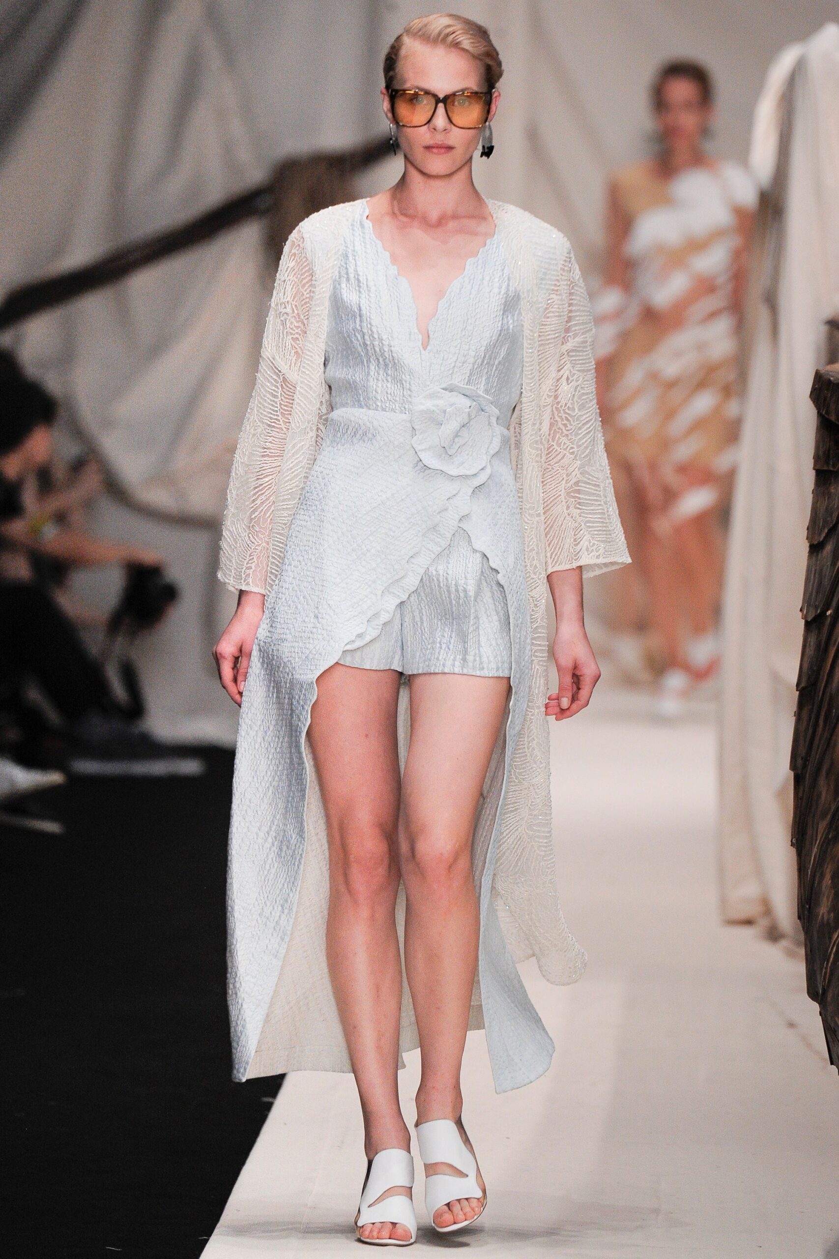 Alena Akhmadullina Russia S/S 16 Look 566