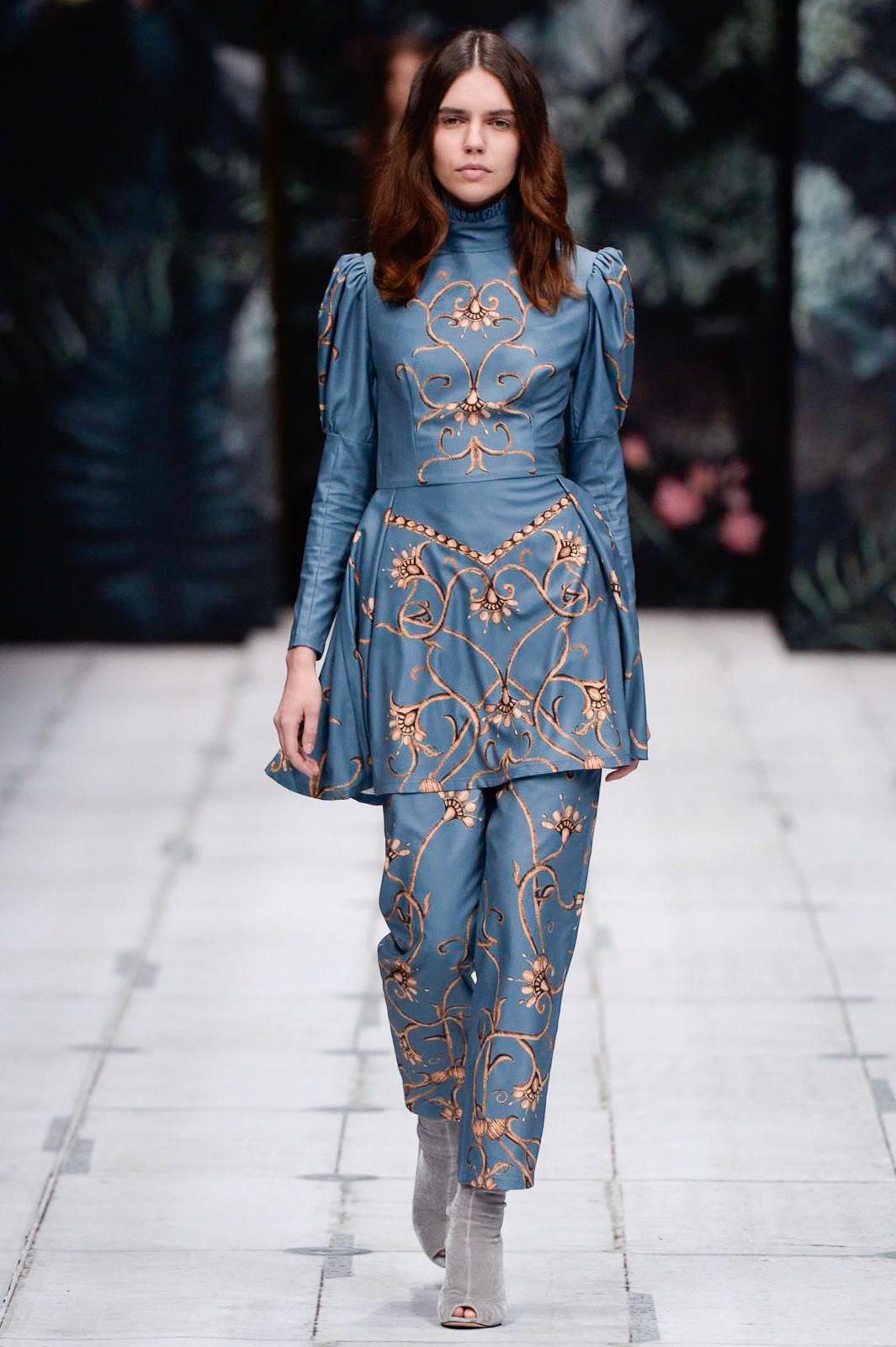 Alena Akhmadullina Russia S/S 17 Look 508