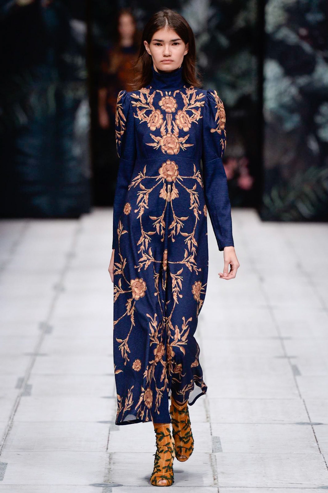 Alena Akhmadullina Russia S/S 17 Look 570