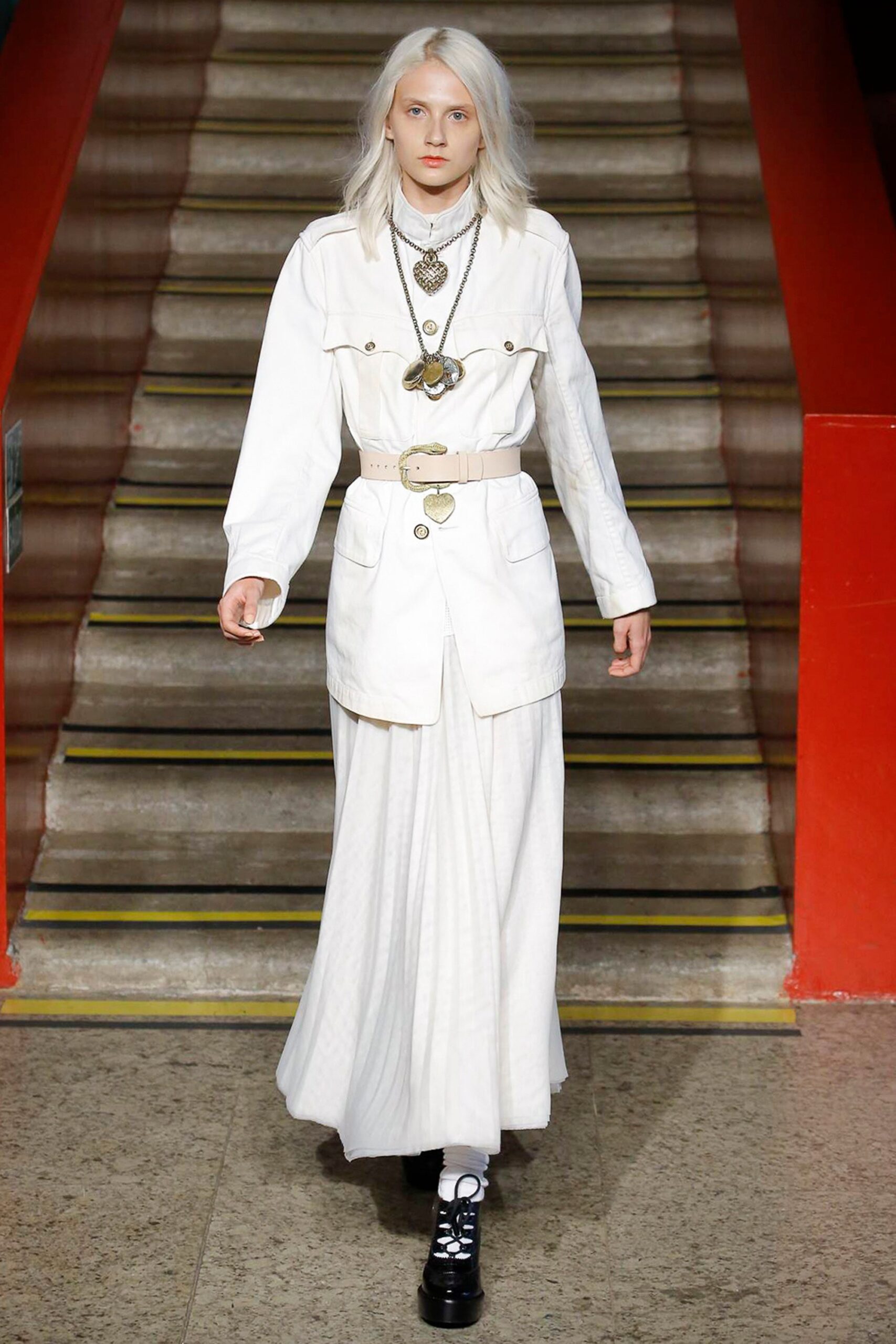 À La Garçonne Resort 17 Look 546