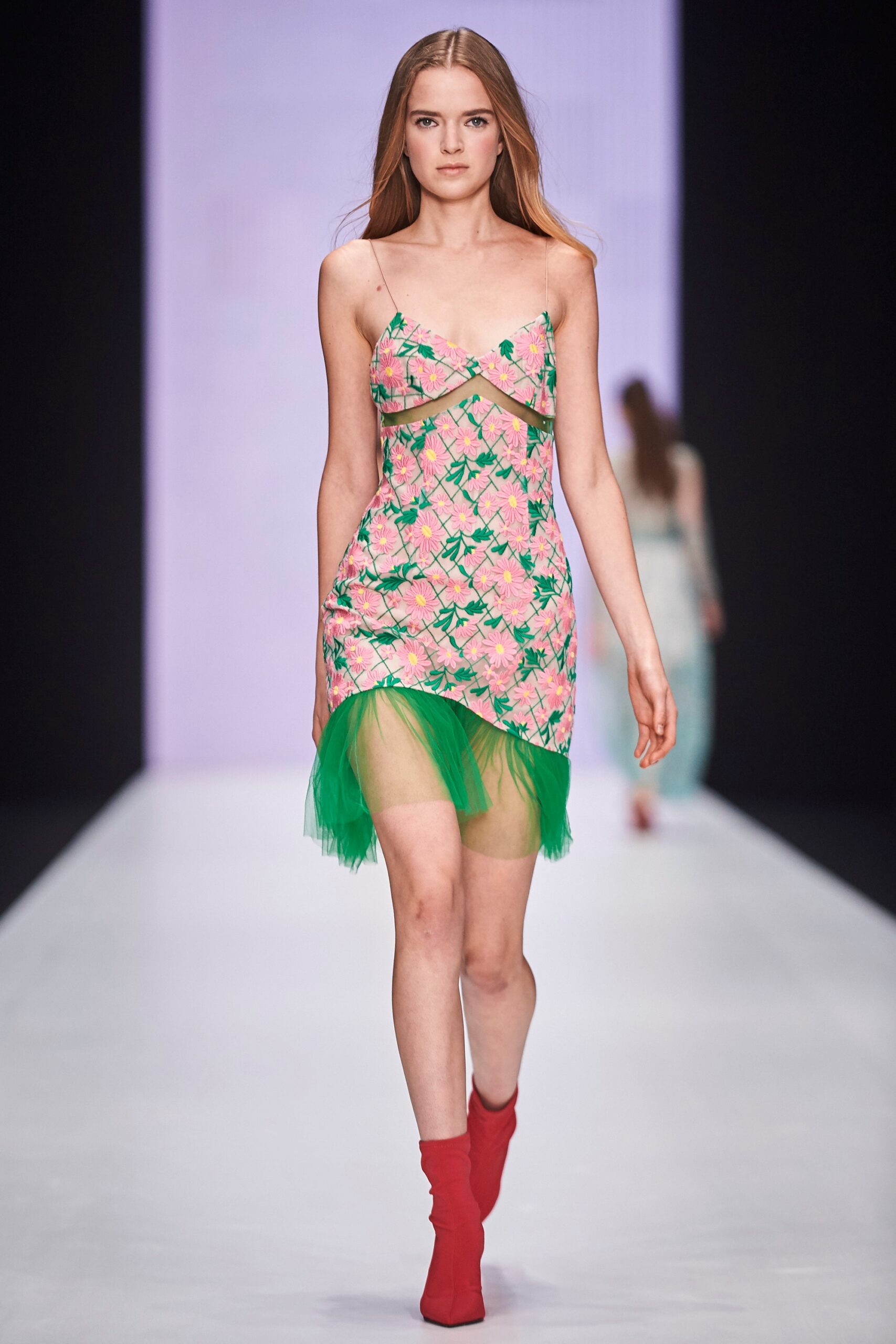Yasya Minochkina Russia S/S 18 Look 15