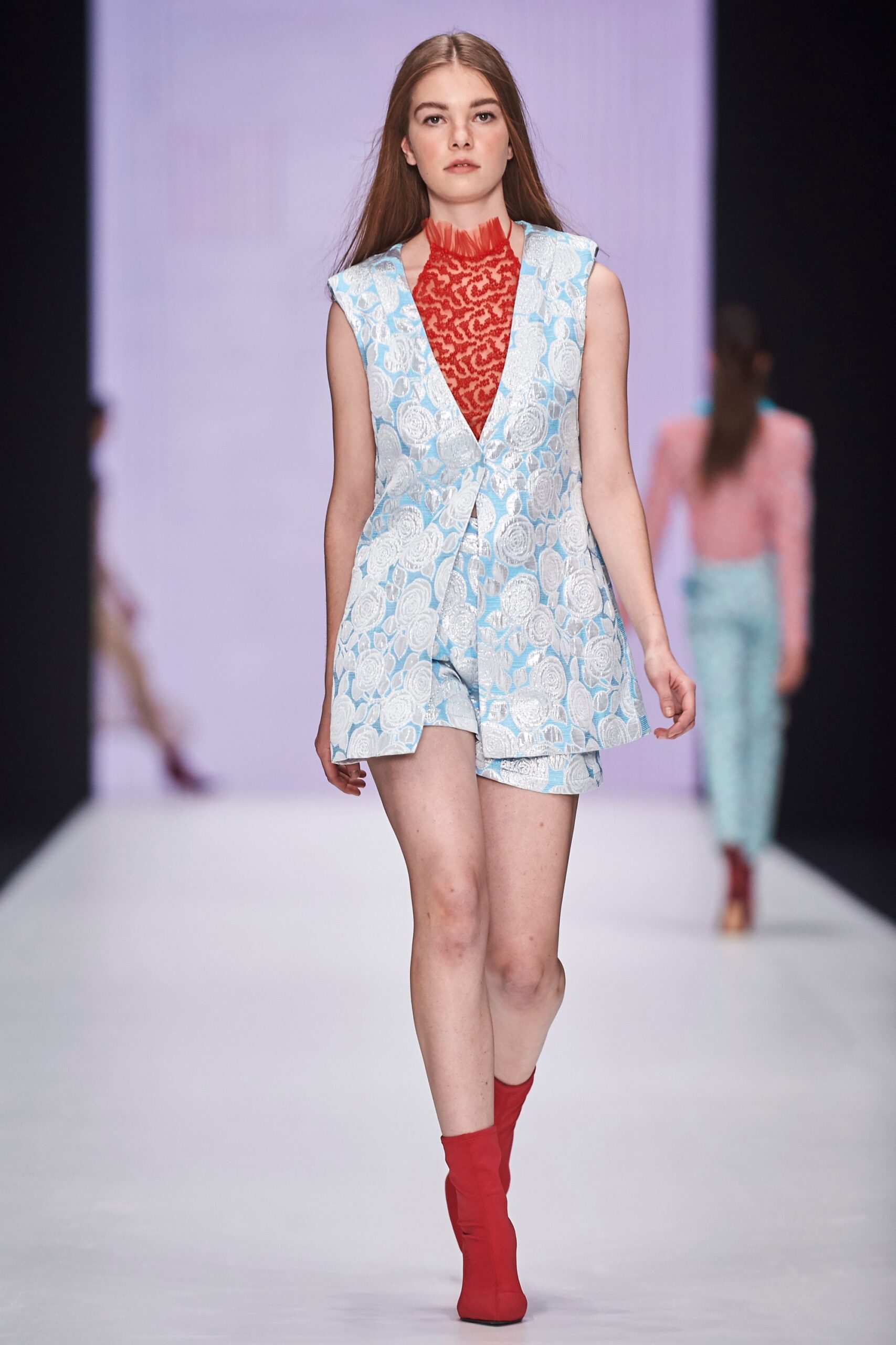 Yasya Minochkina Russia S/S 18 Look 19