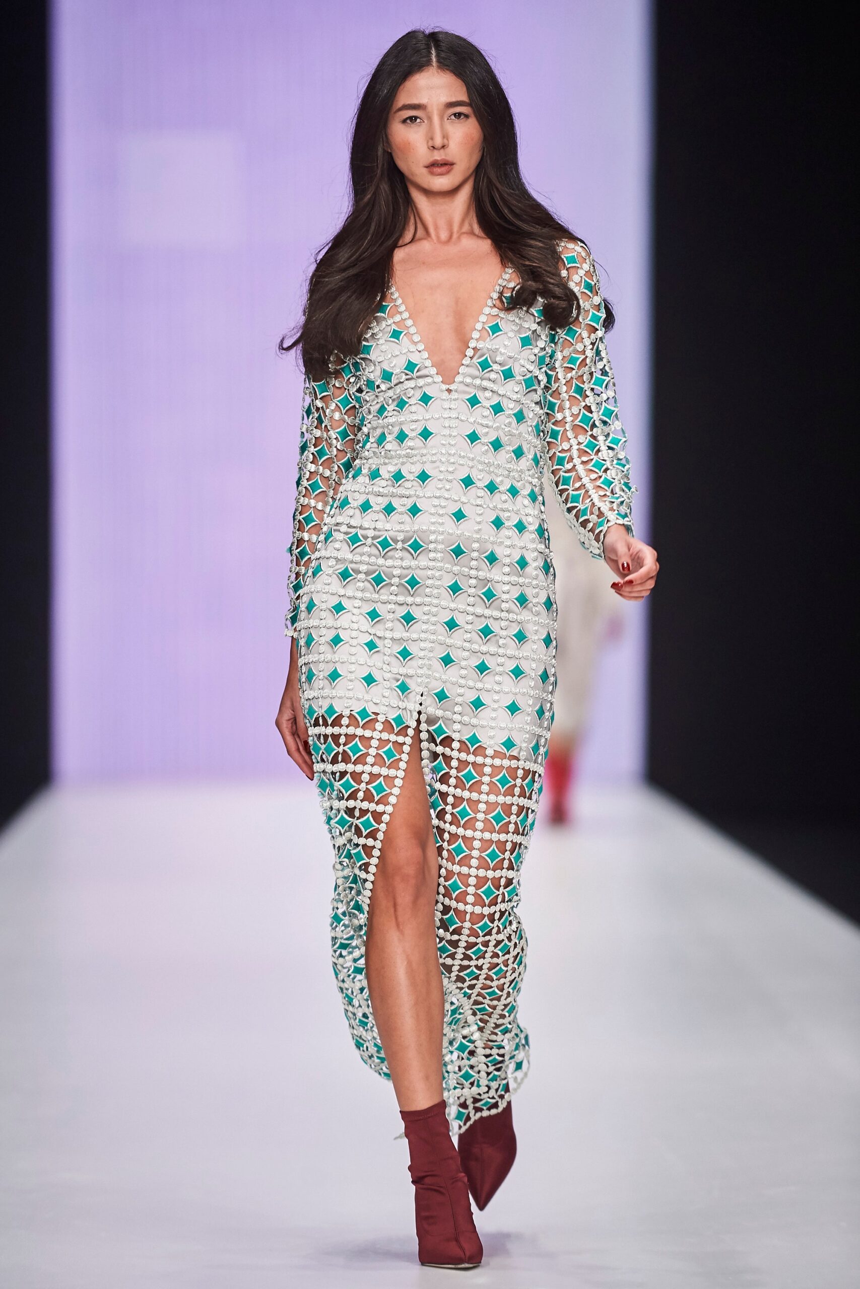 Yasya Minochkina Russia S/S 18 Look 27