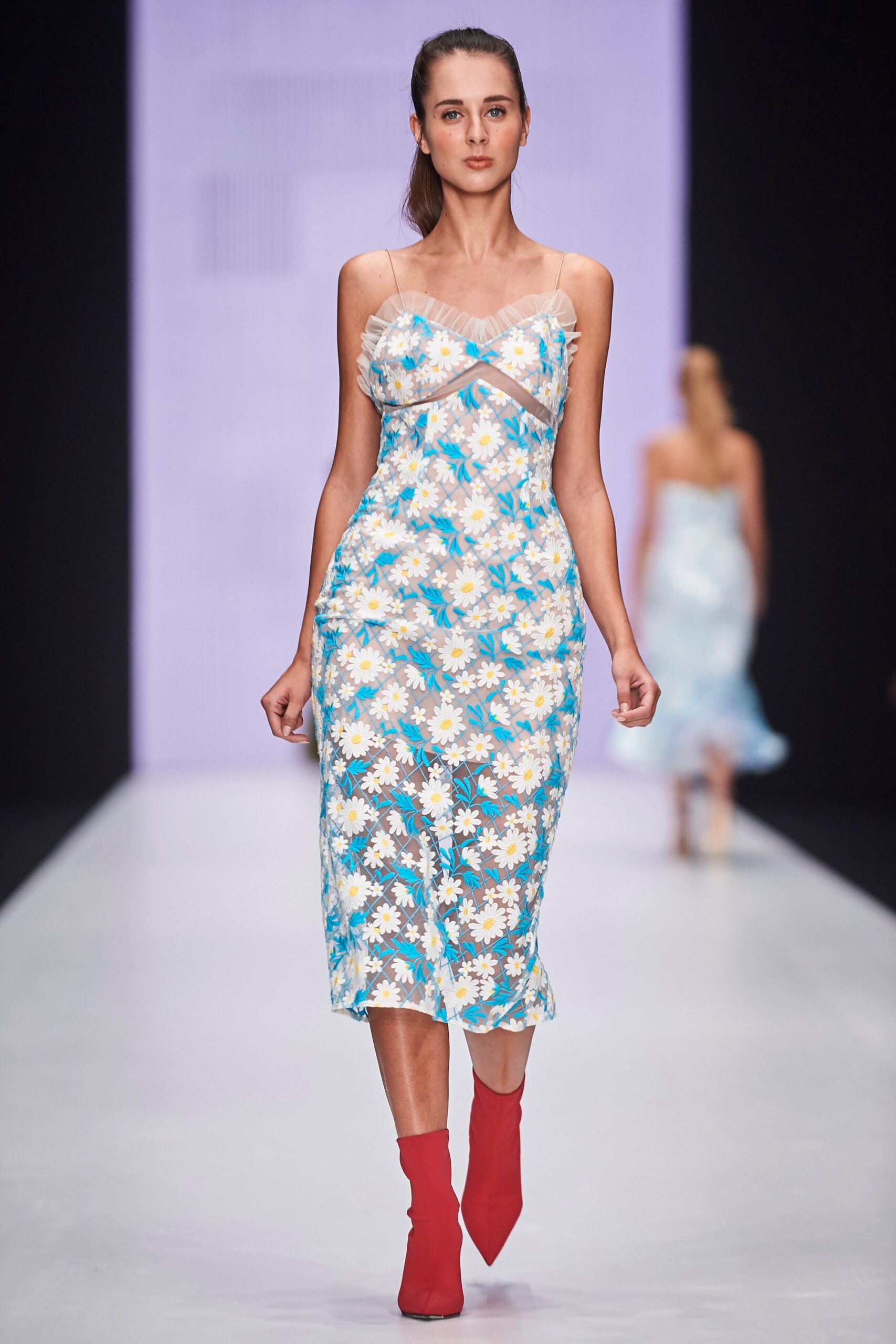 Yasya Minochkina Russia S/S 18 Look 33