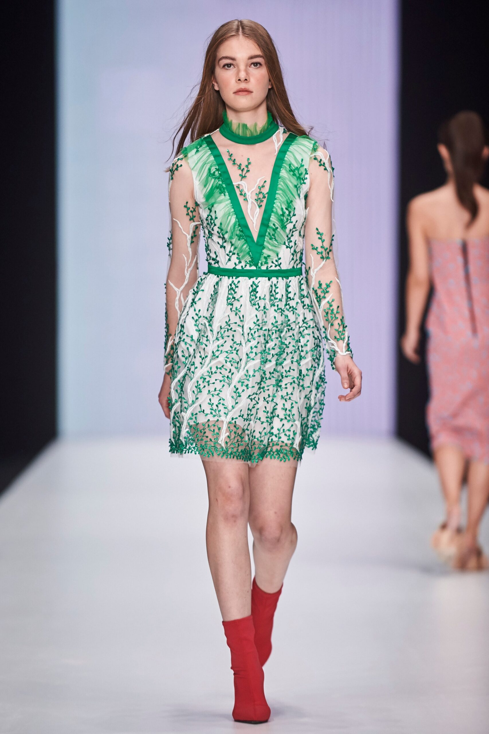 Yasya Minochkina Russia S/S 18 Look 36