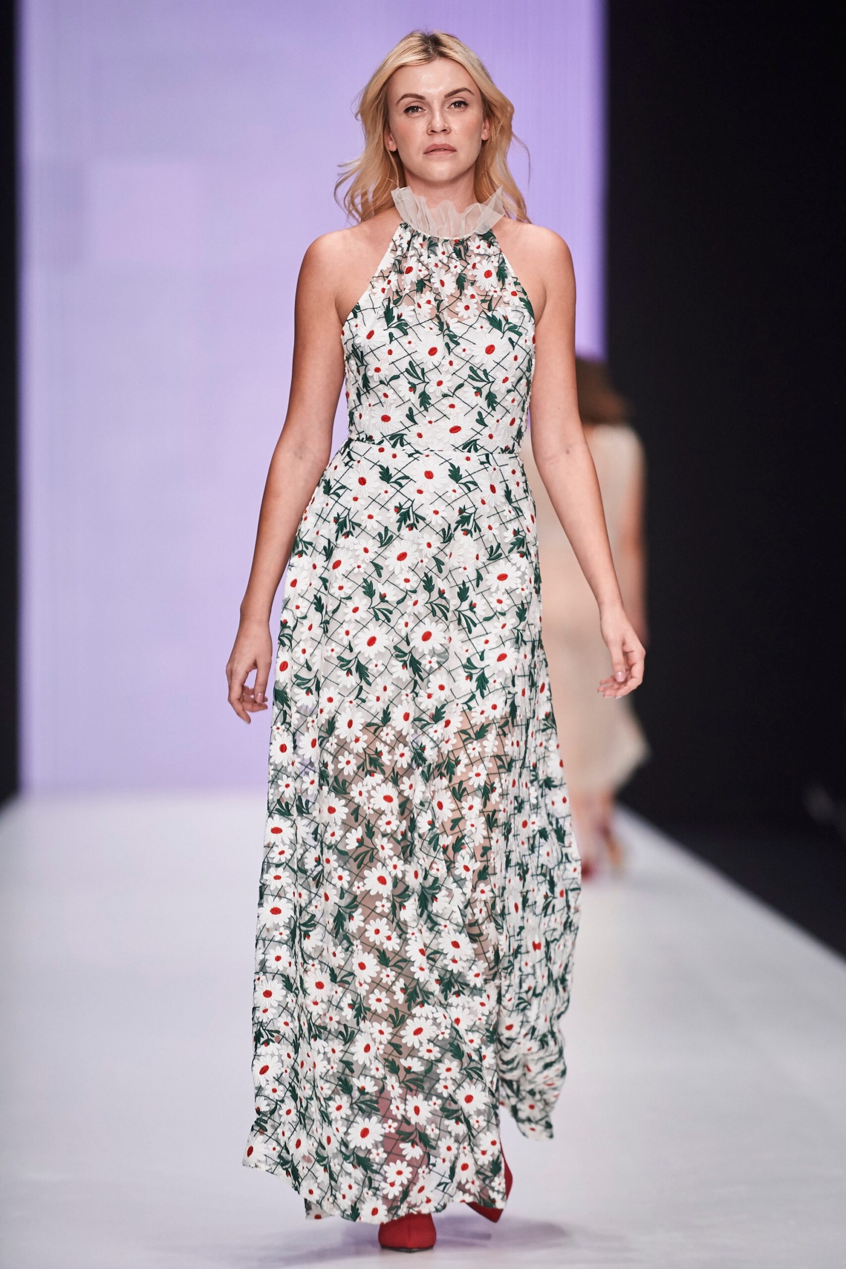 Yasya Minochkina Russia S/S 18 Look 38