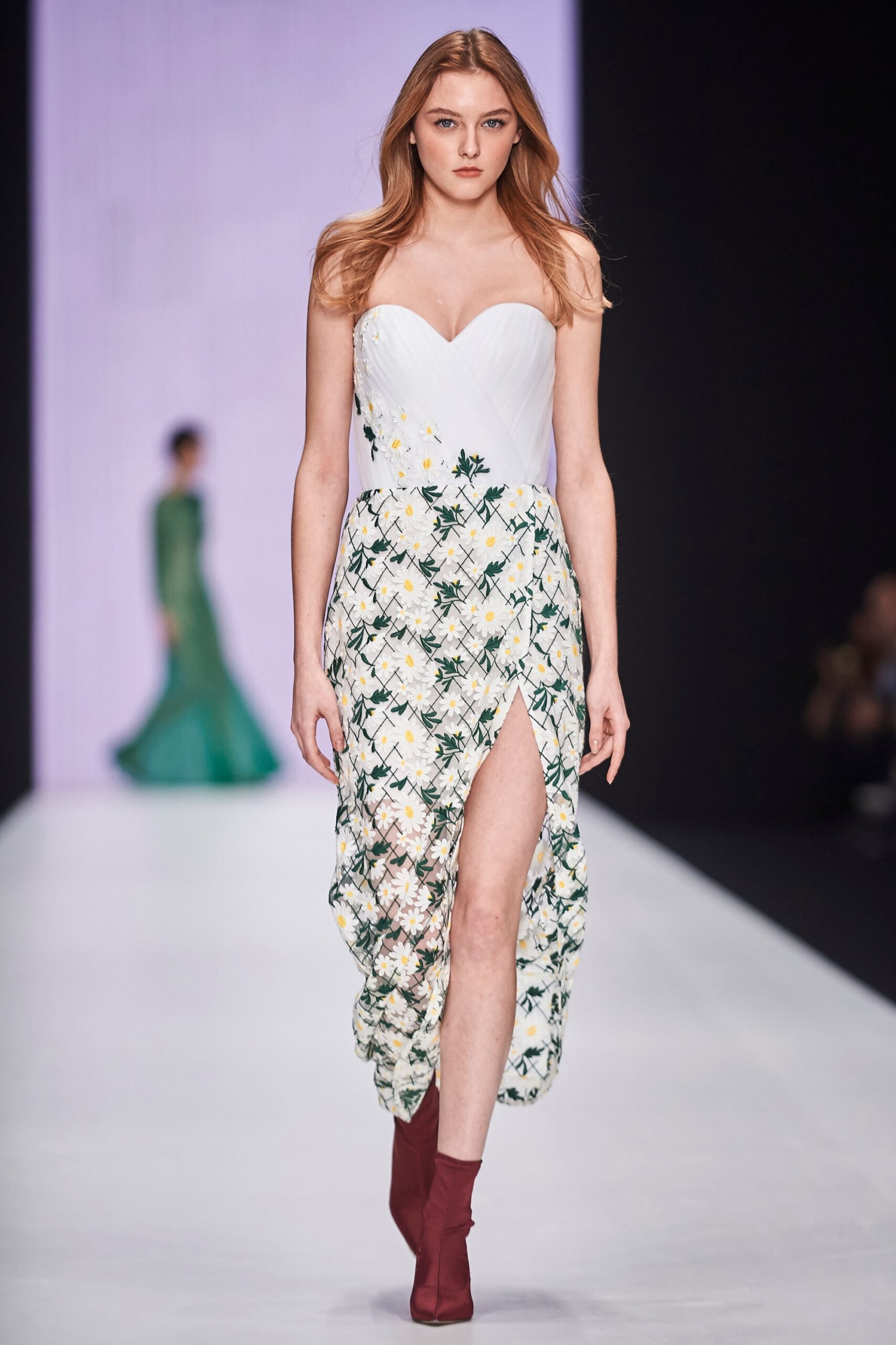 Yasya Minochkina Russia S/S 18 Look 42