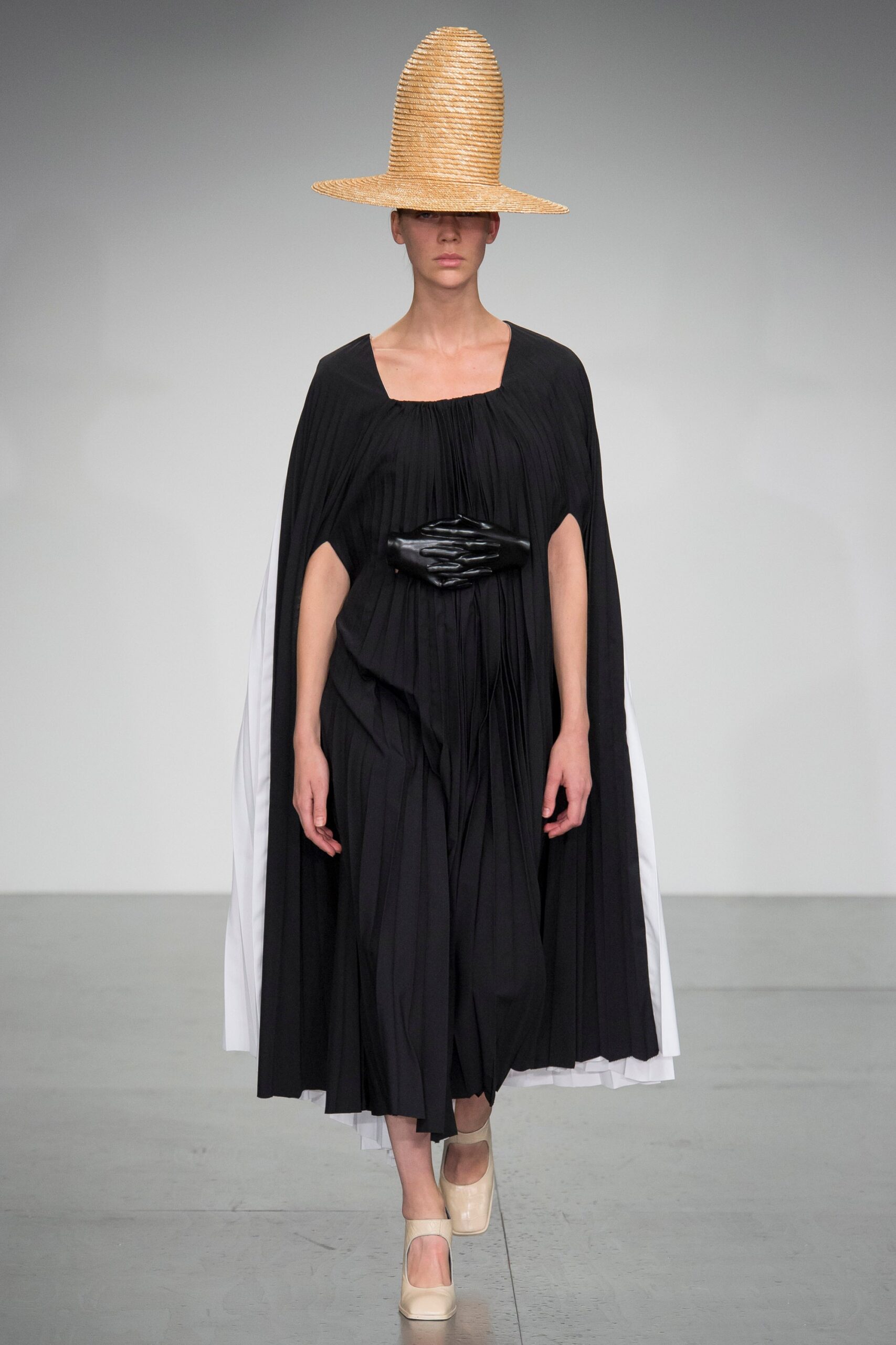 A.W.A.K.E. MODE S/S 18 Look 71