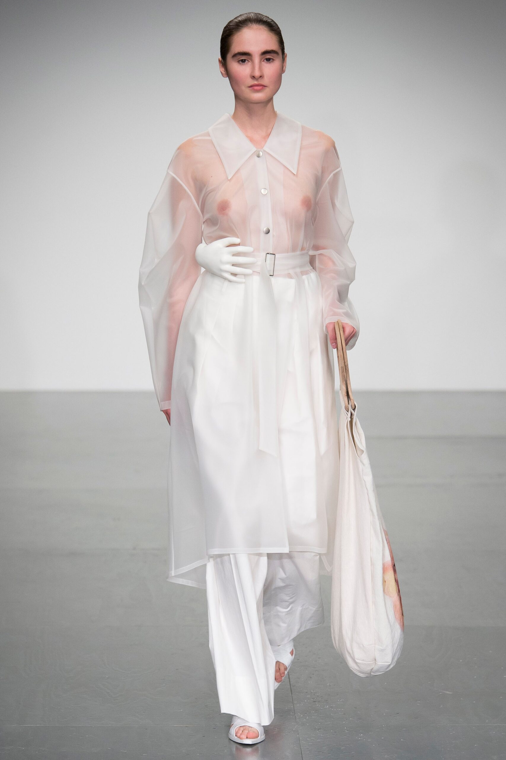 A.W.A.K.E. MODE S/S 18 Look 126