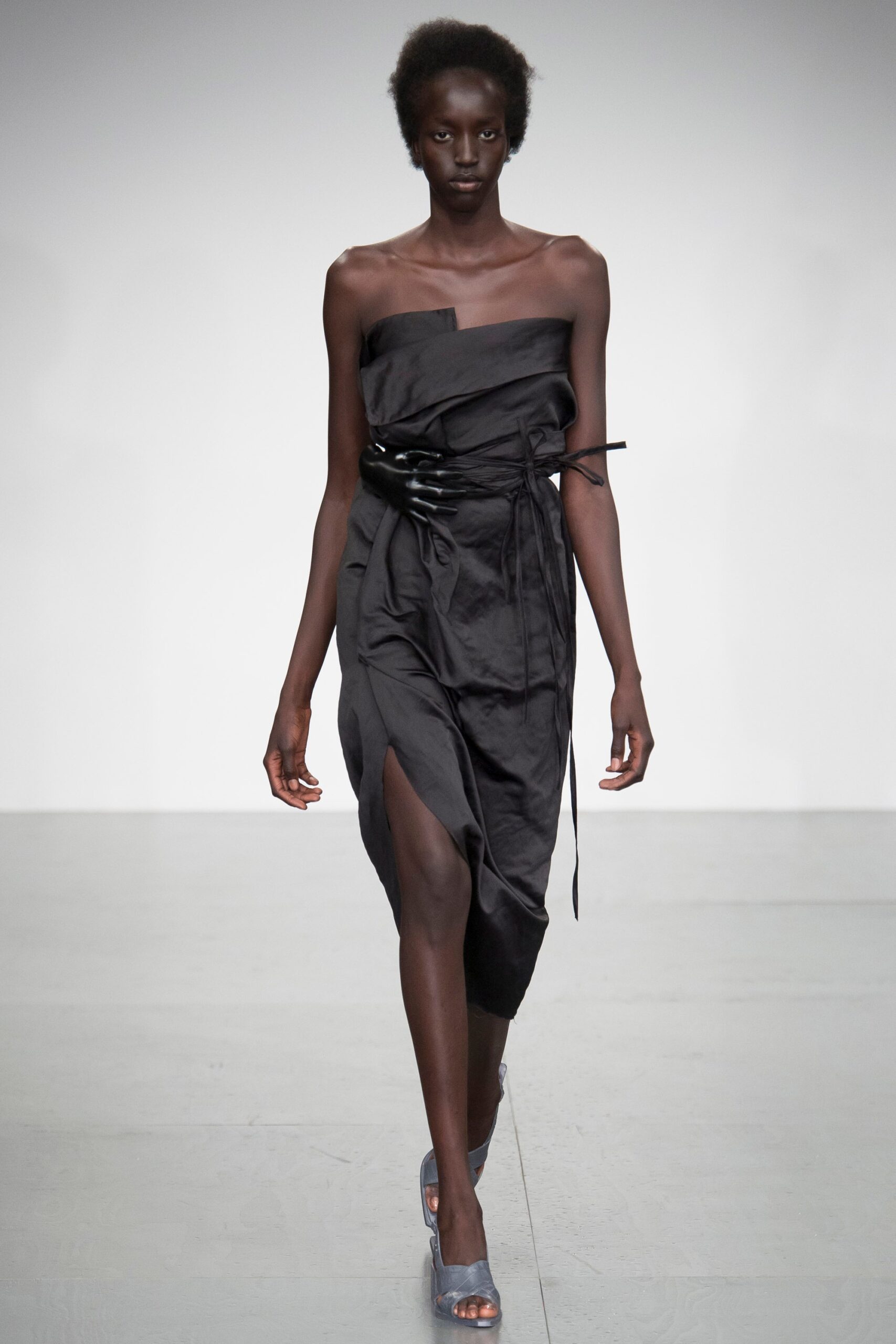 A.W.A.K.E. MODE S/S 18 Look 358