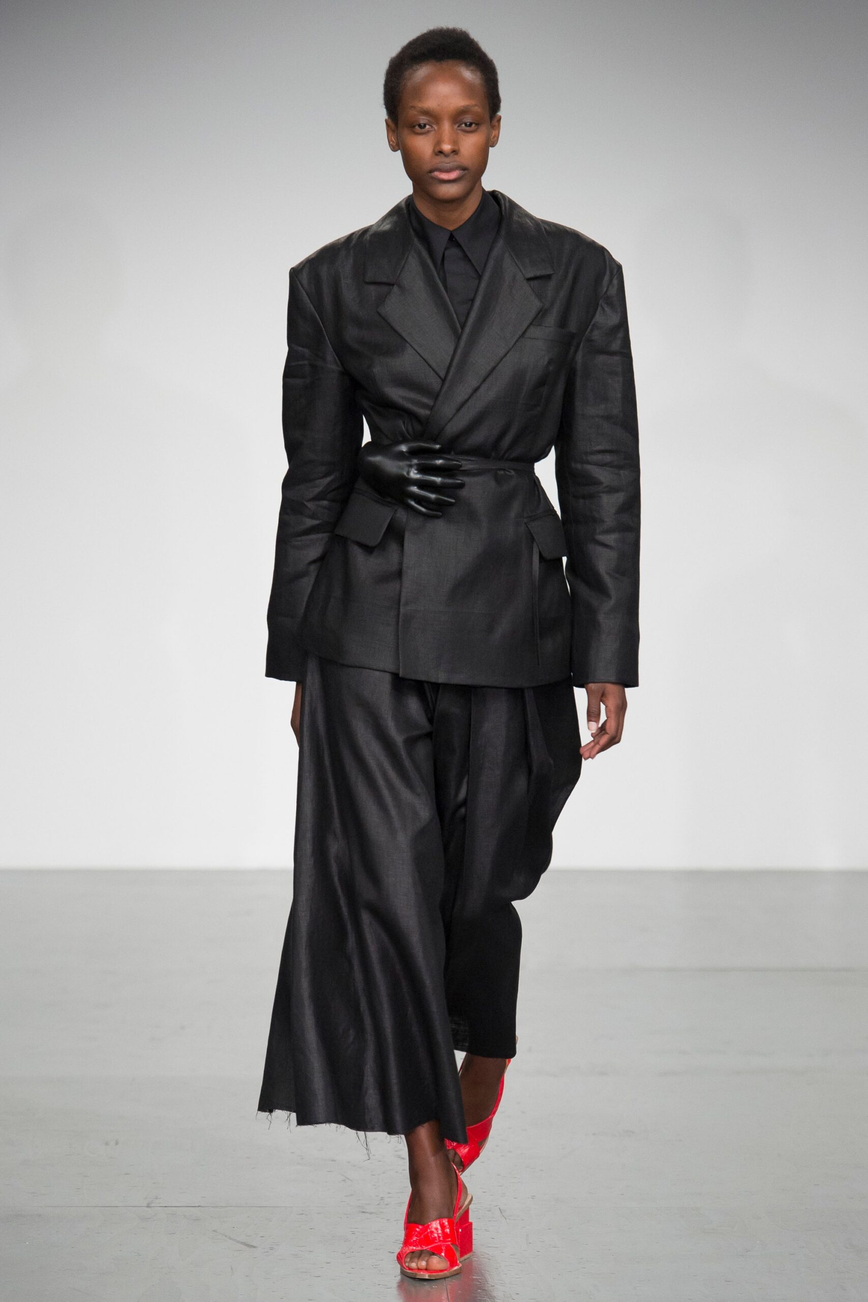 A.W.A.K.E. MODE S/S 18 Look 399